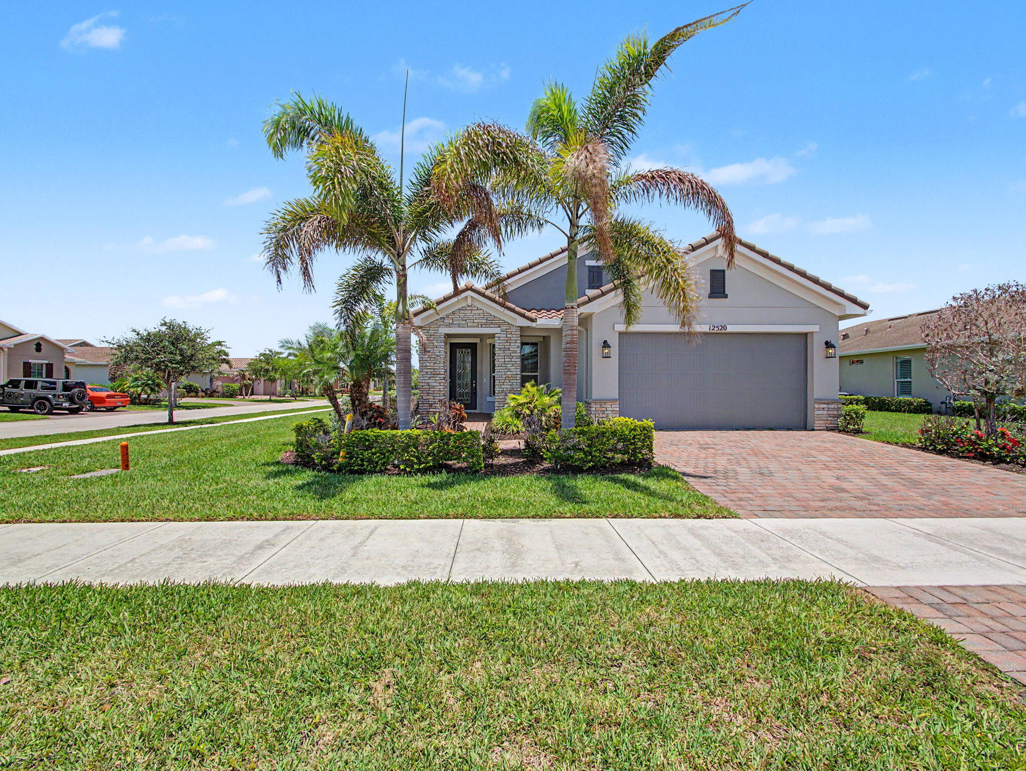 main property photo 3