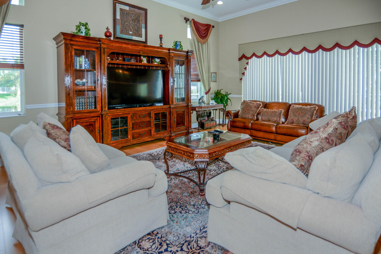 main property photo 15