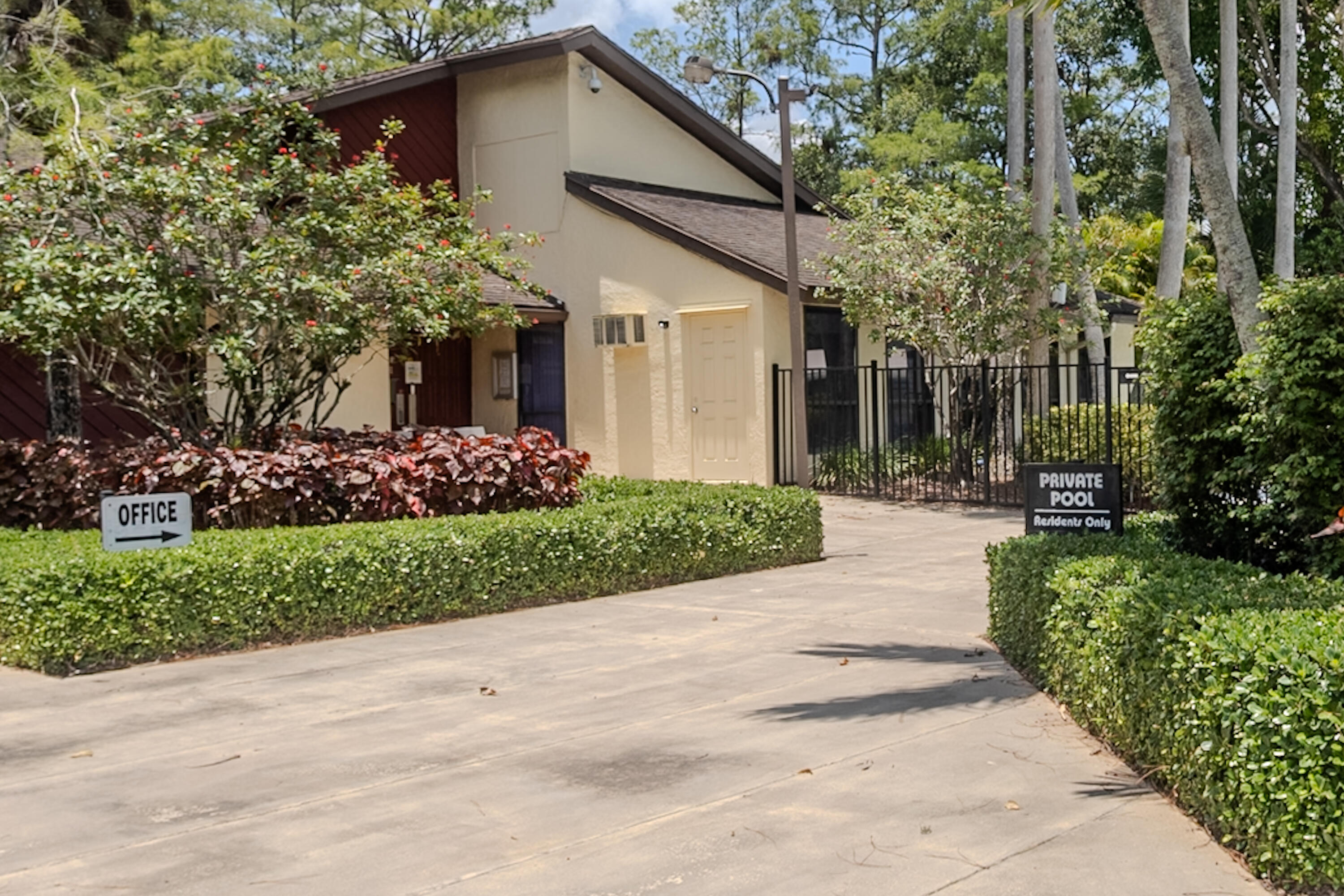 main property photo 14