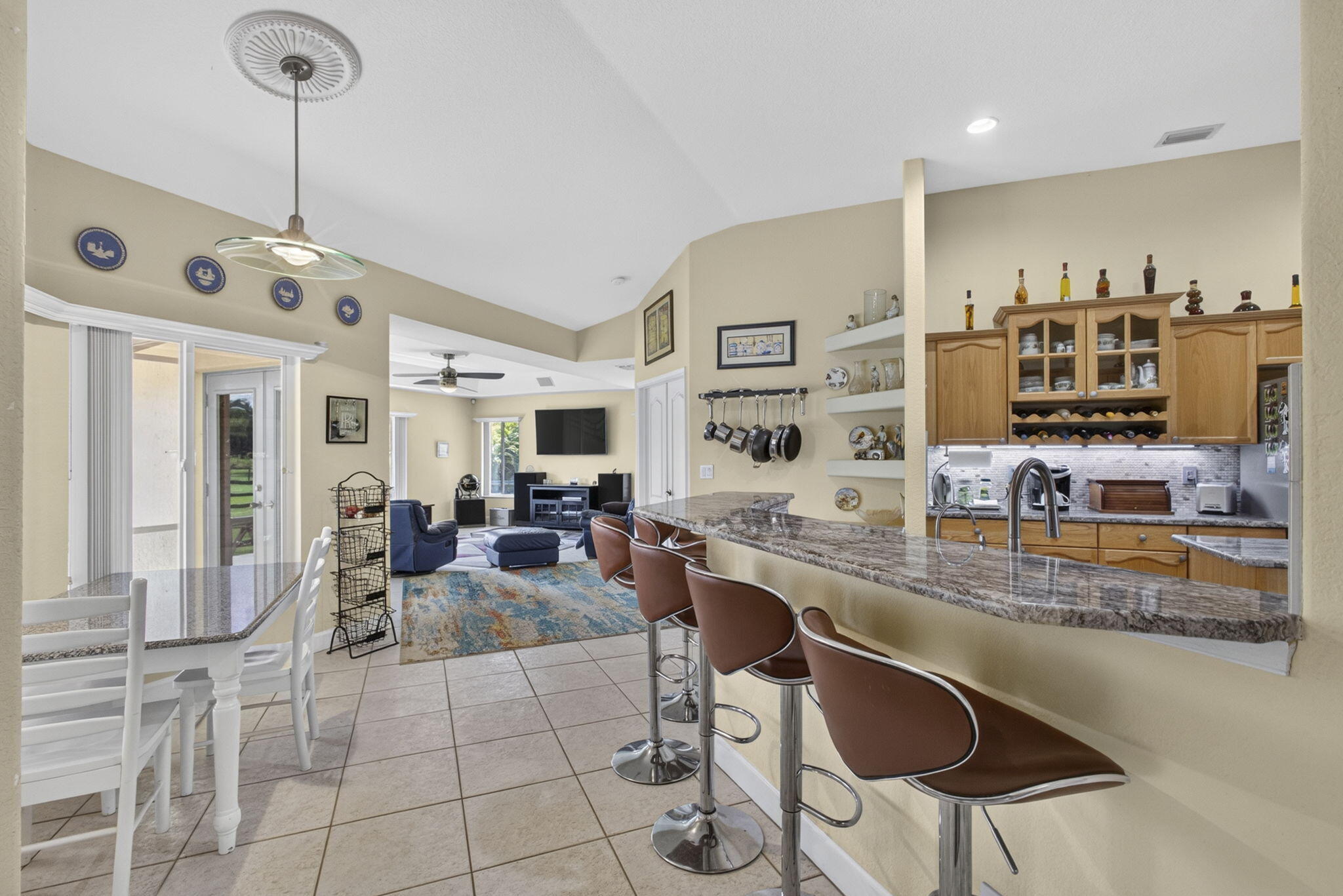 main property photo 13