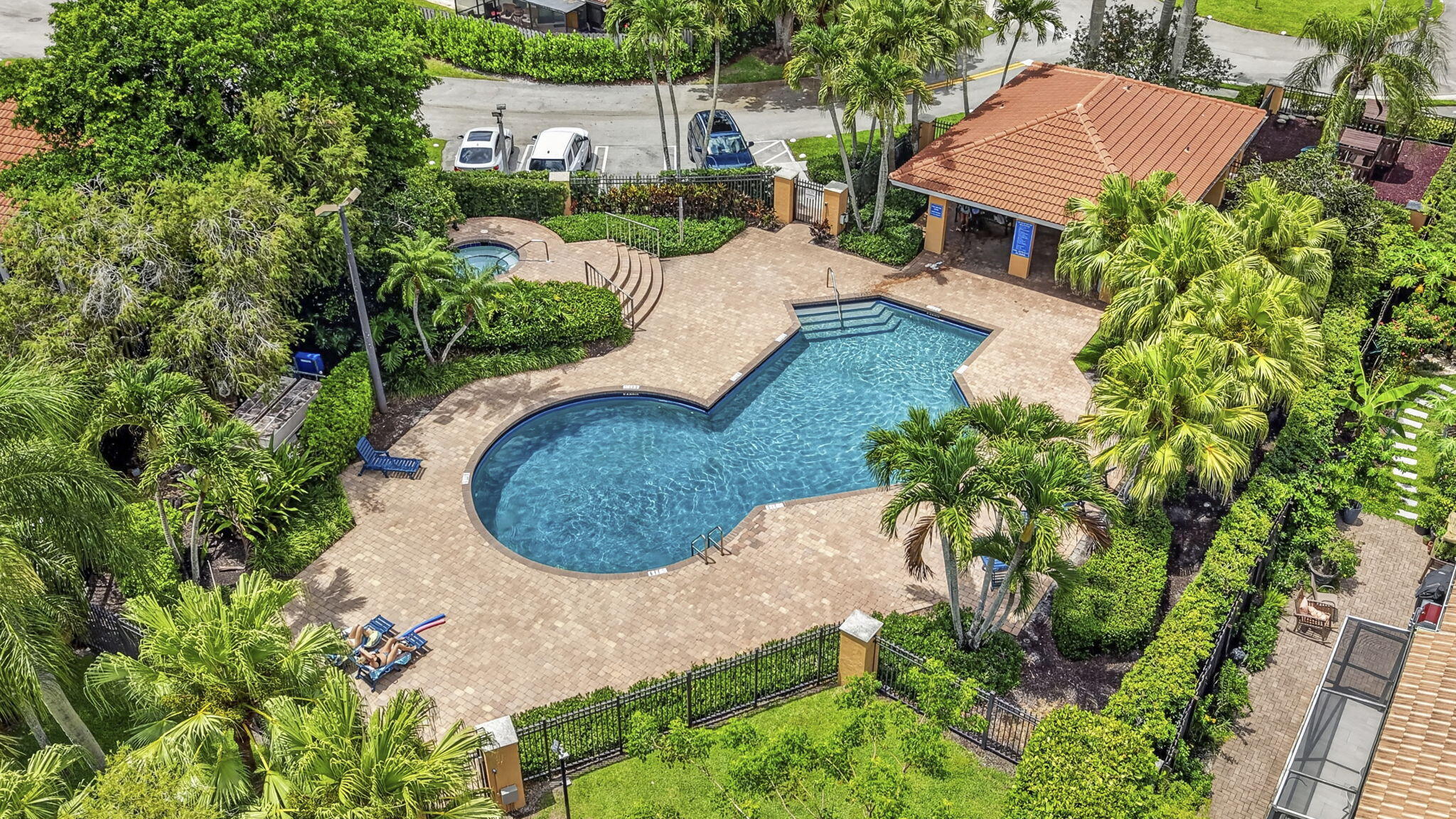 main property photo 23