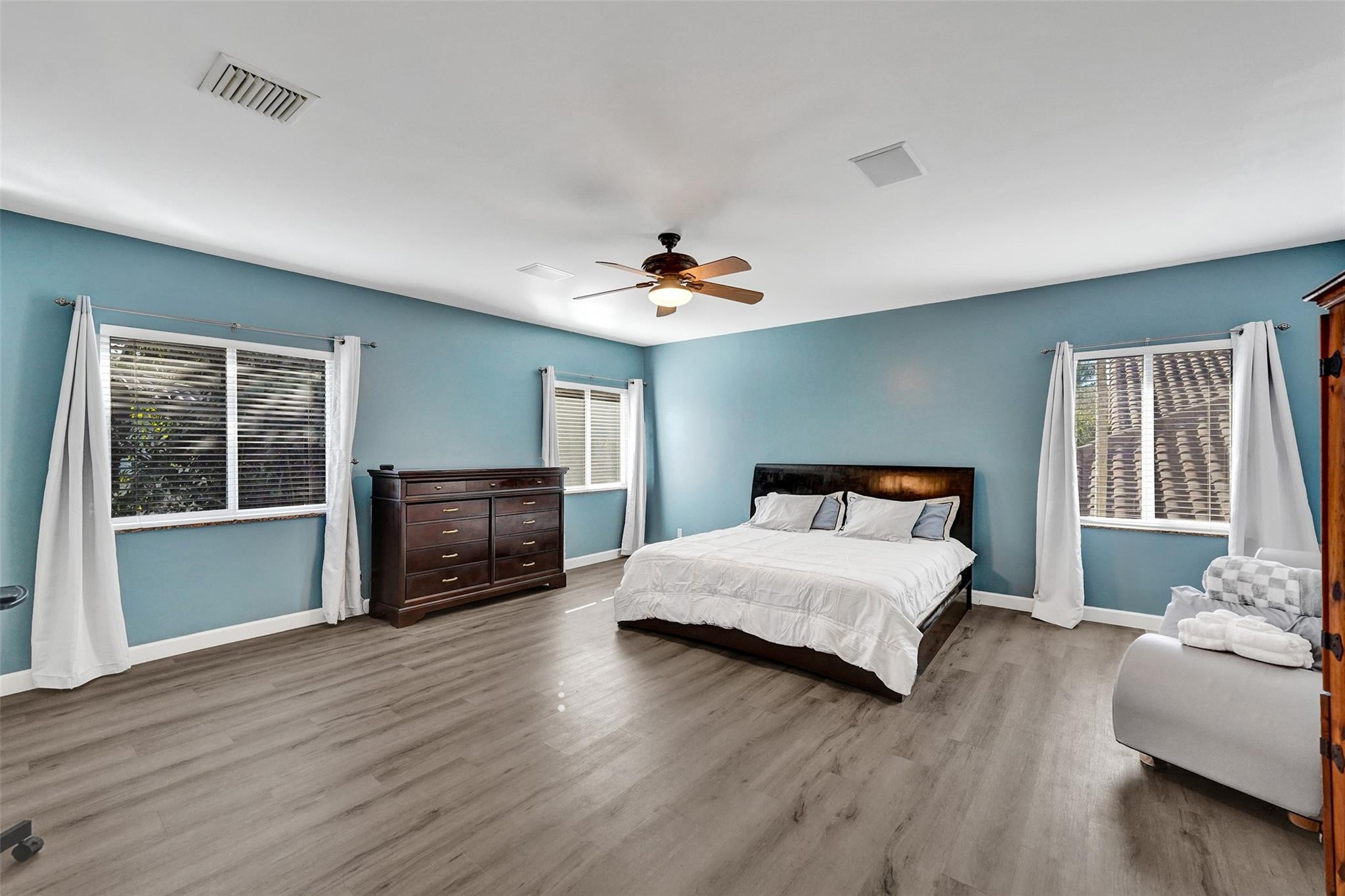 main property photo 76