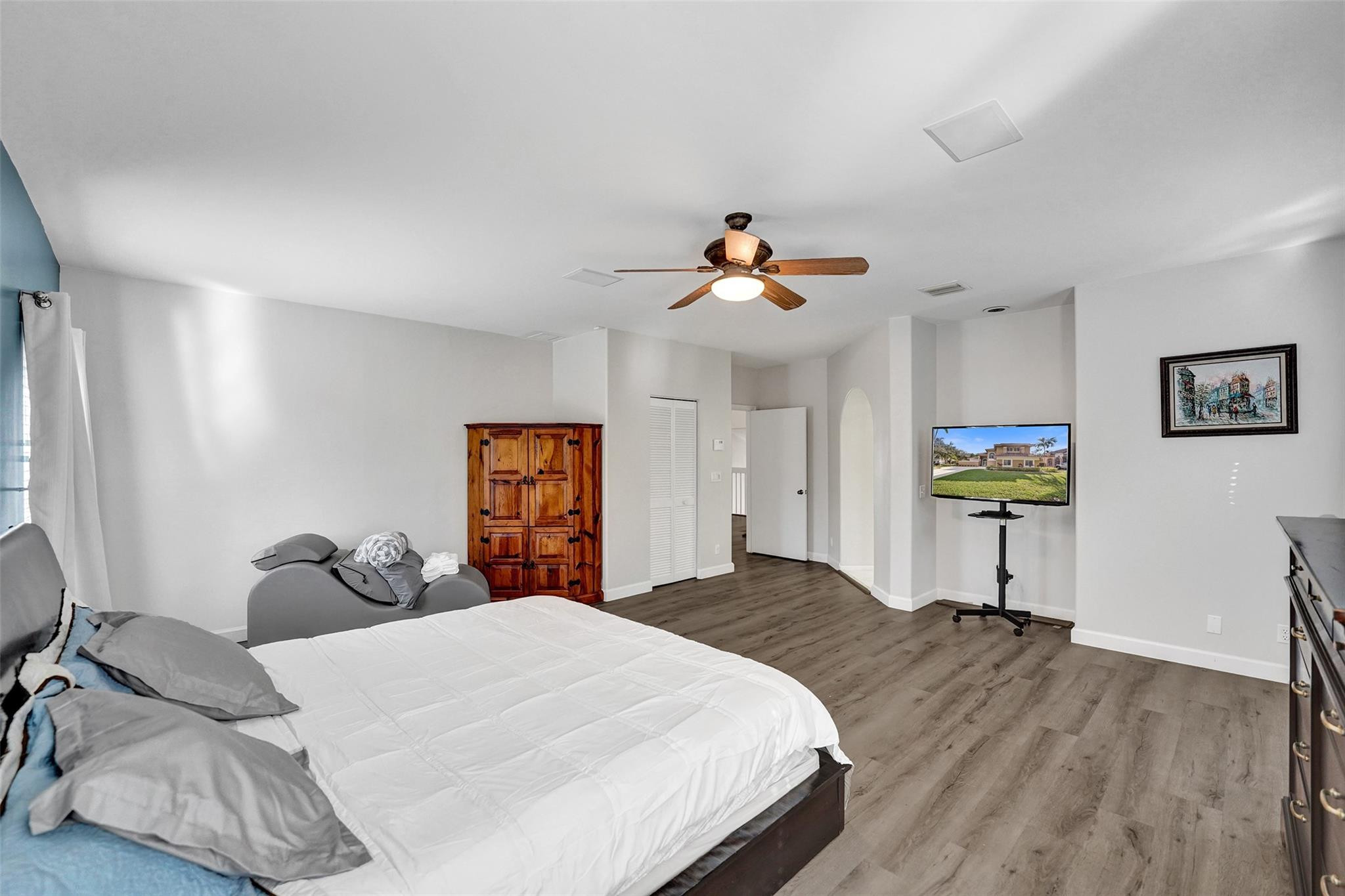 main property photo 77