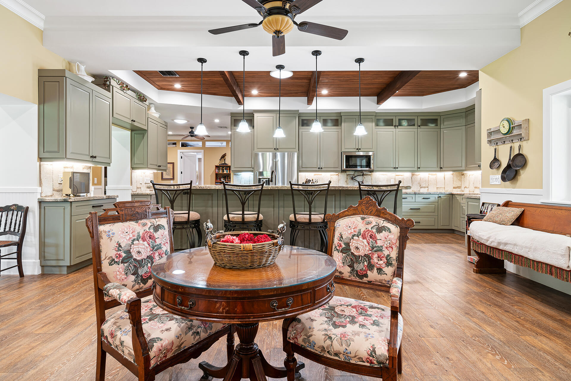 main property photo 17