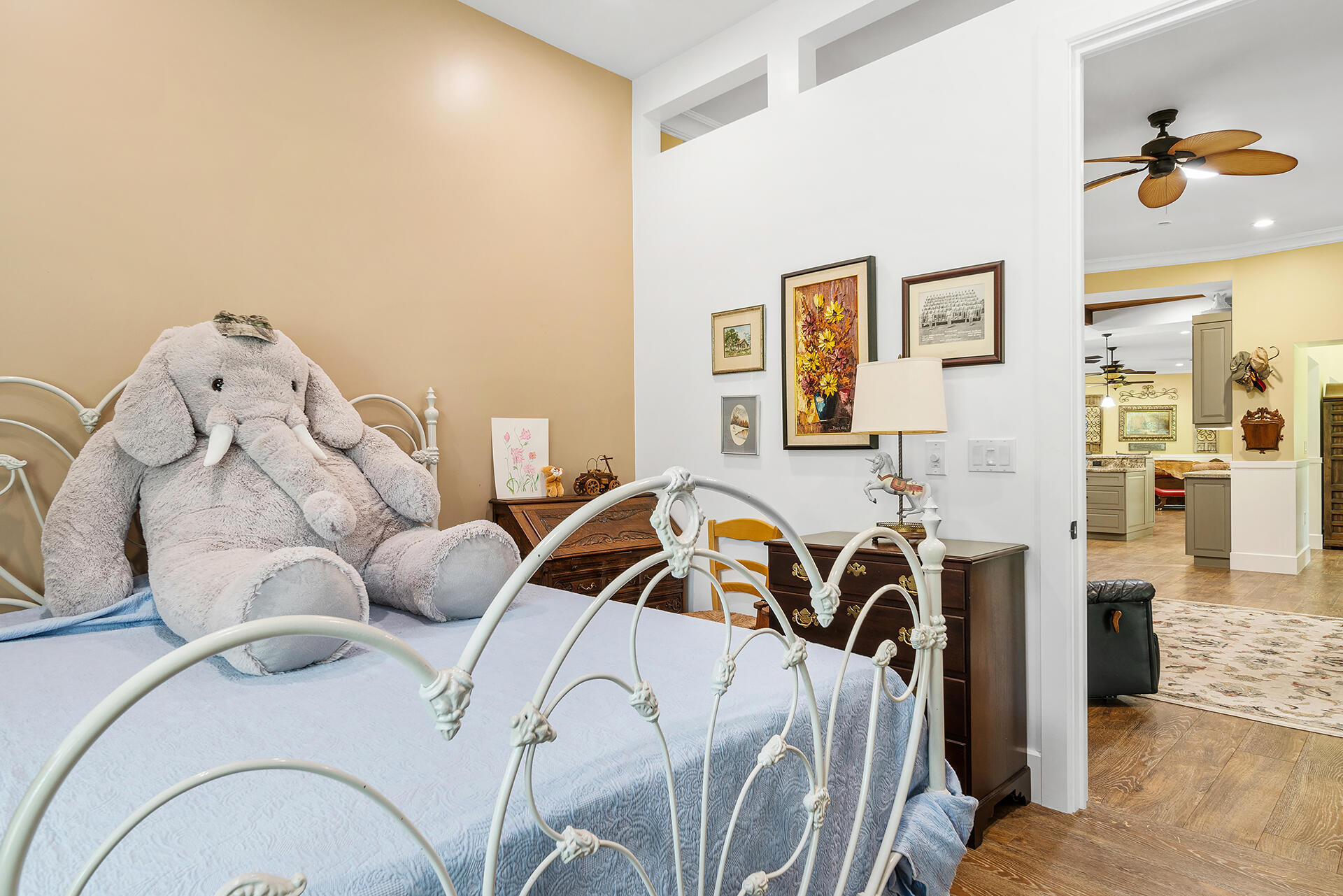 main property photo 41