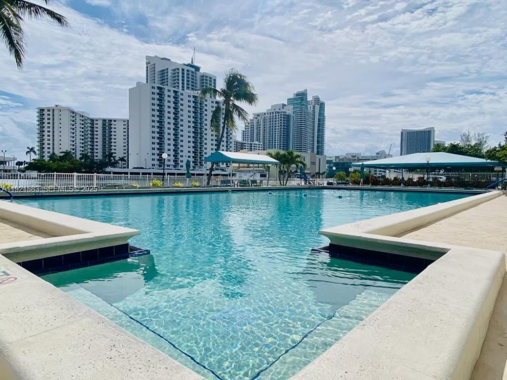 property viewer photo 5