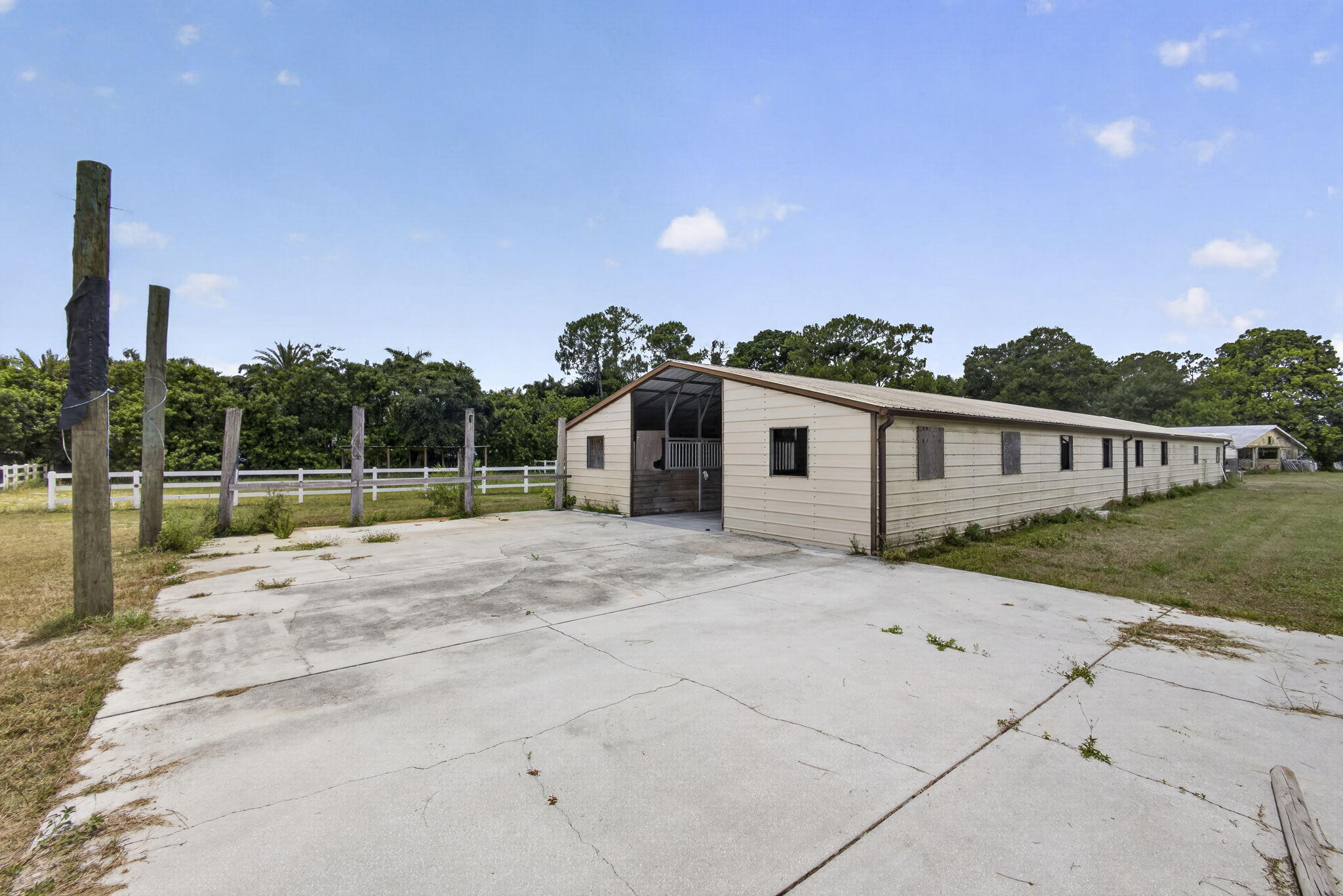 main property photo 35
