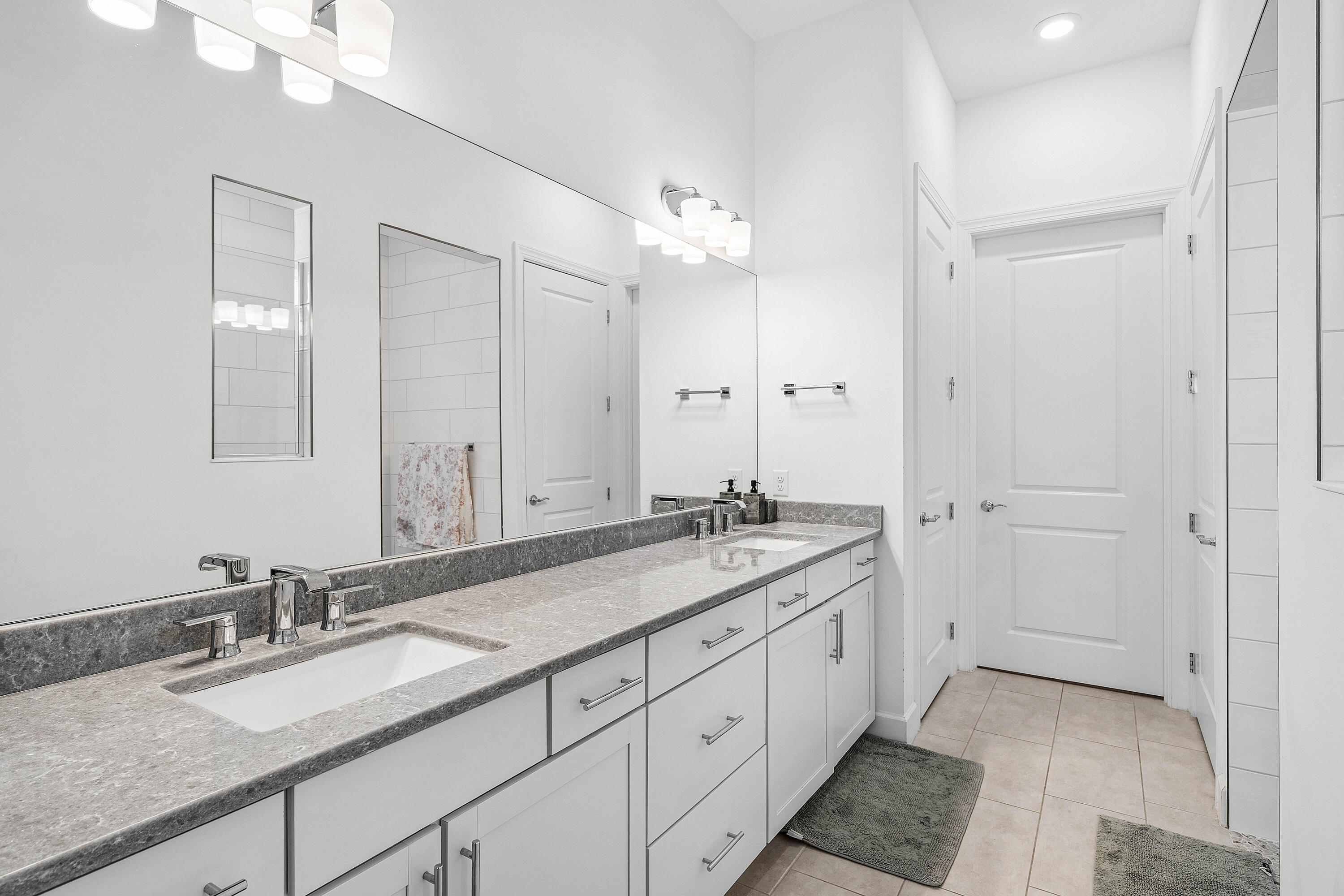 main property photo 79