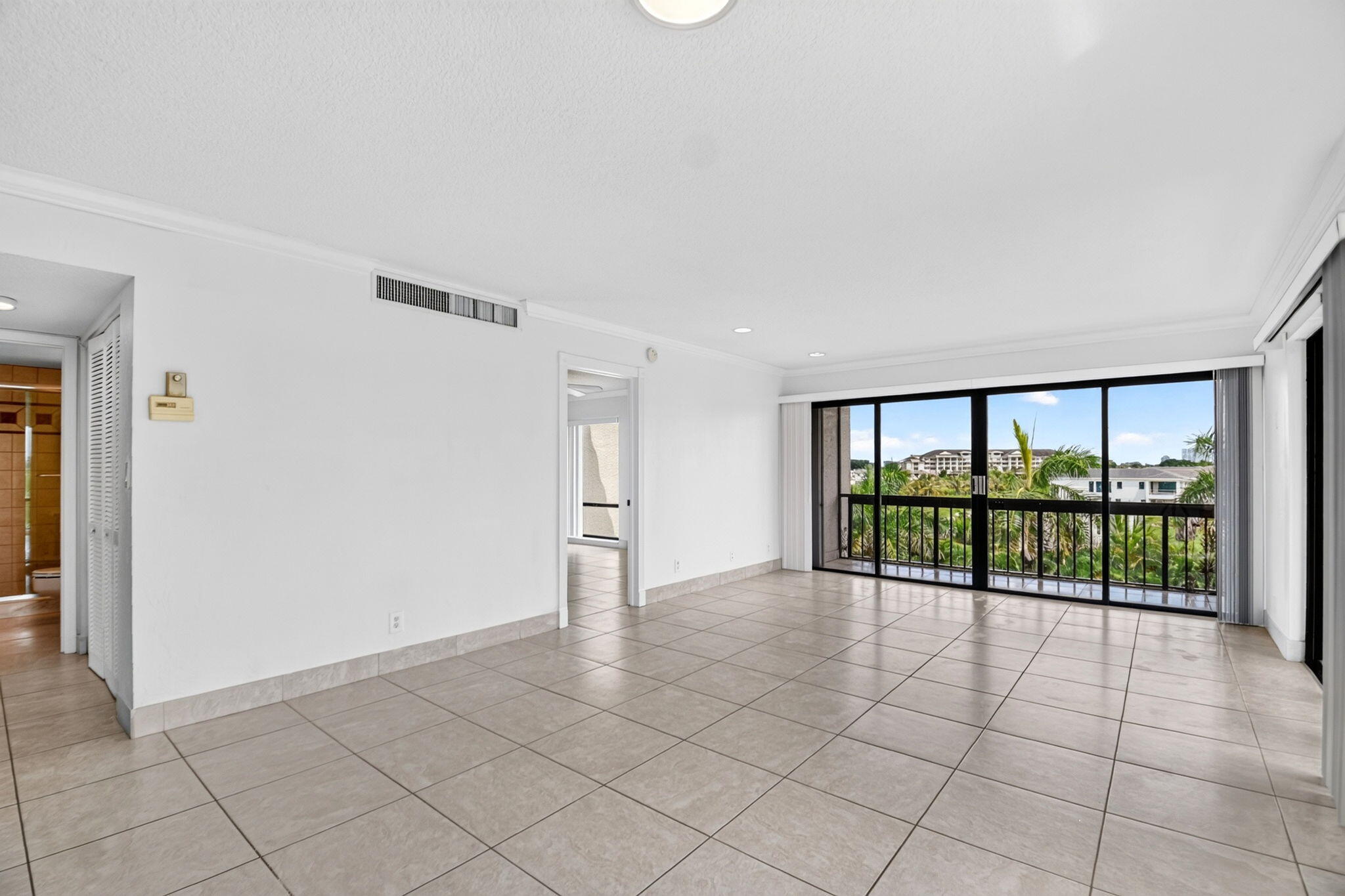 property viewer photo 15