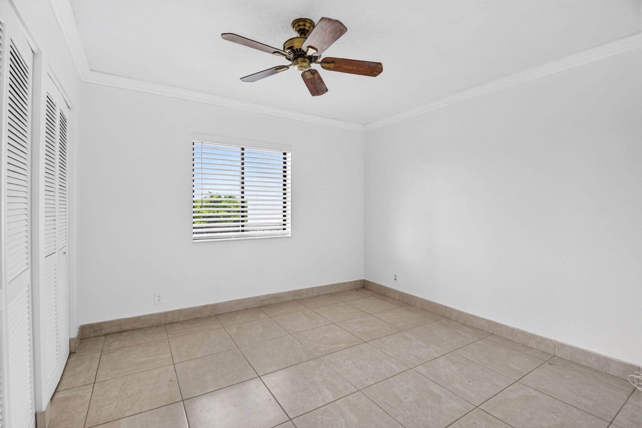 property viewer photo 24