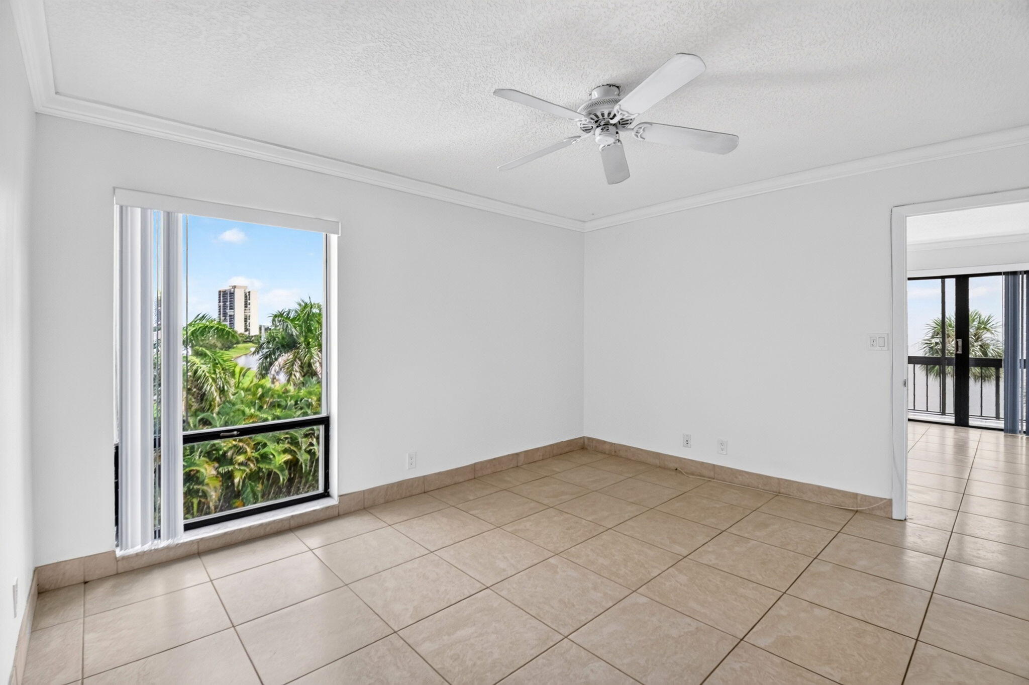 property viewer photo 30