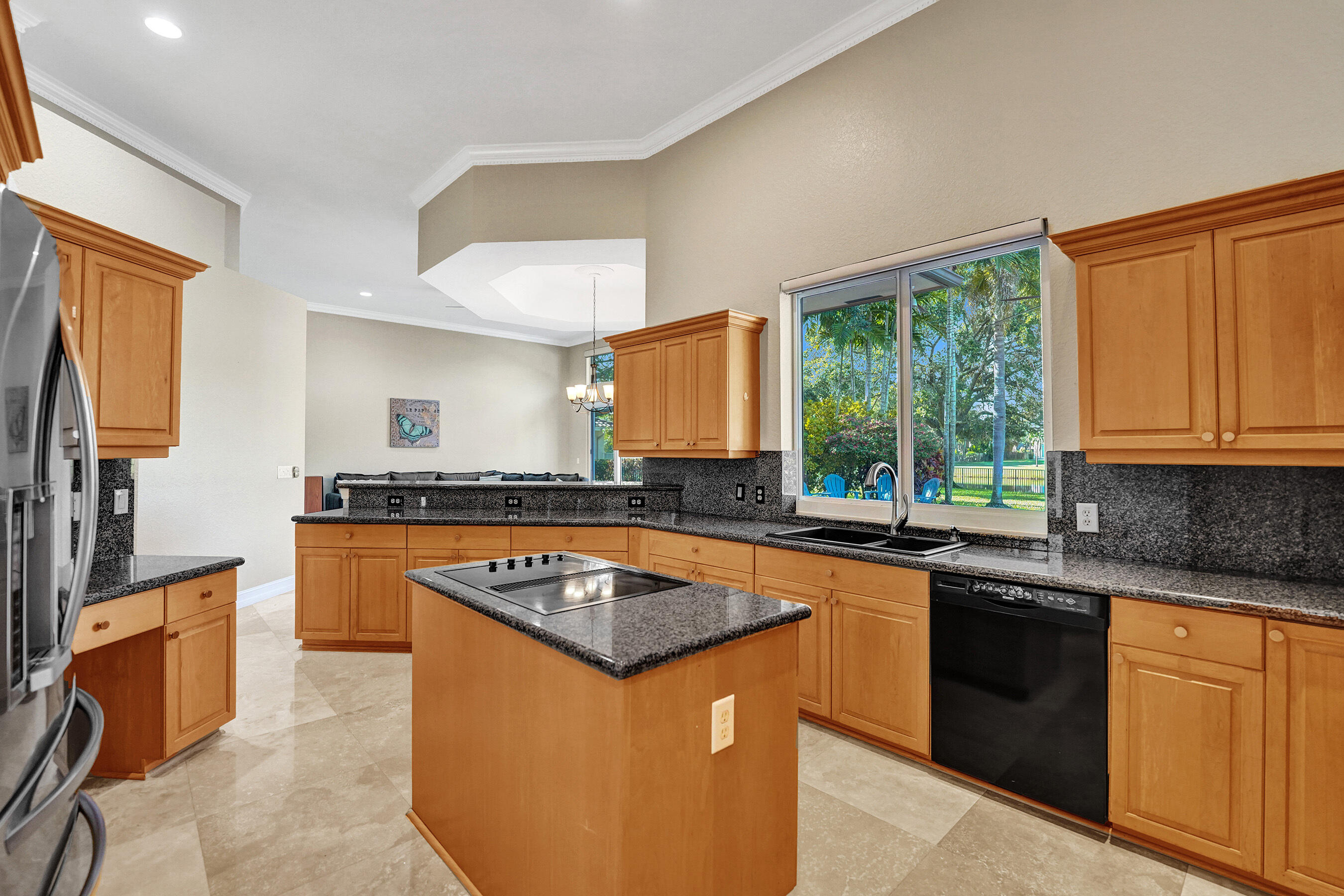main property photo 18