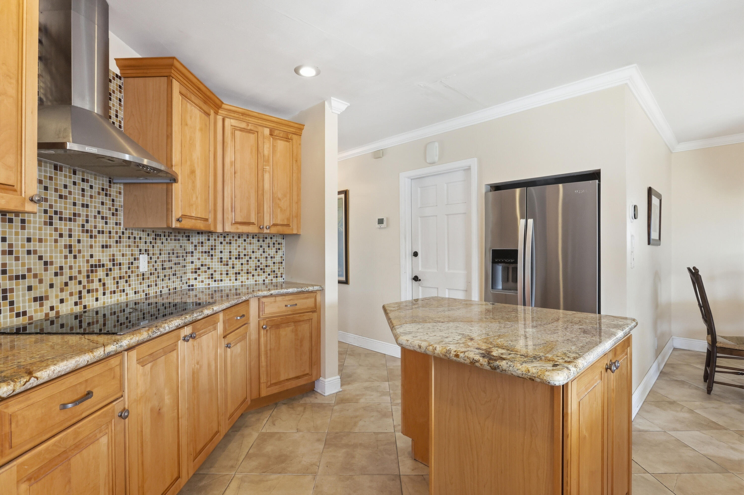 main property photo 7