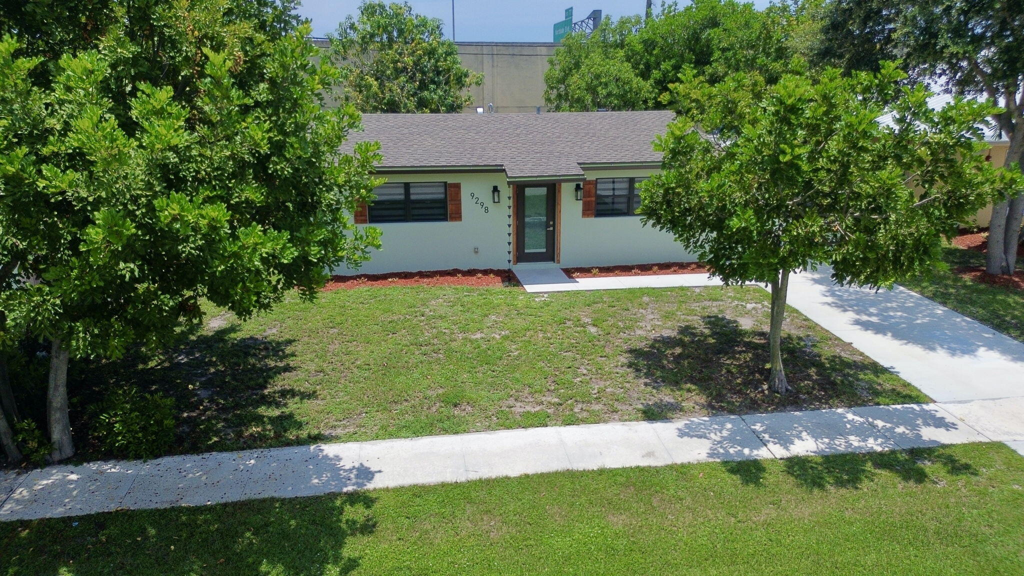 main property photo 23