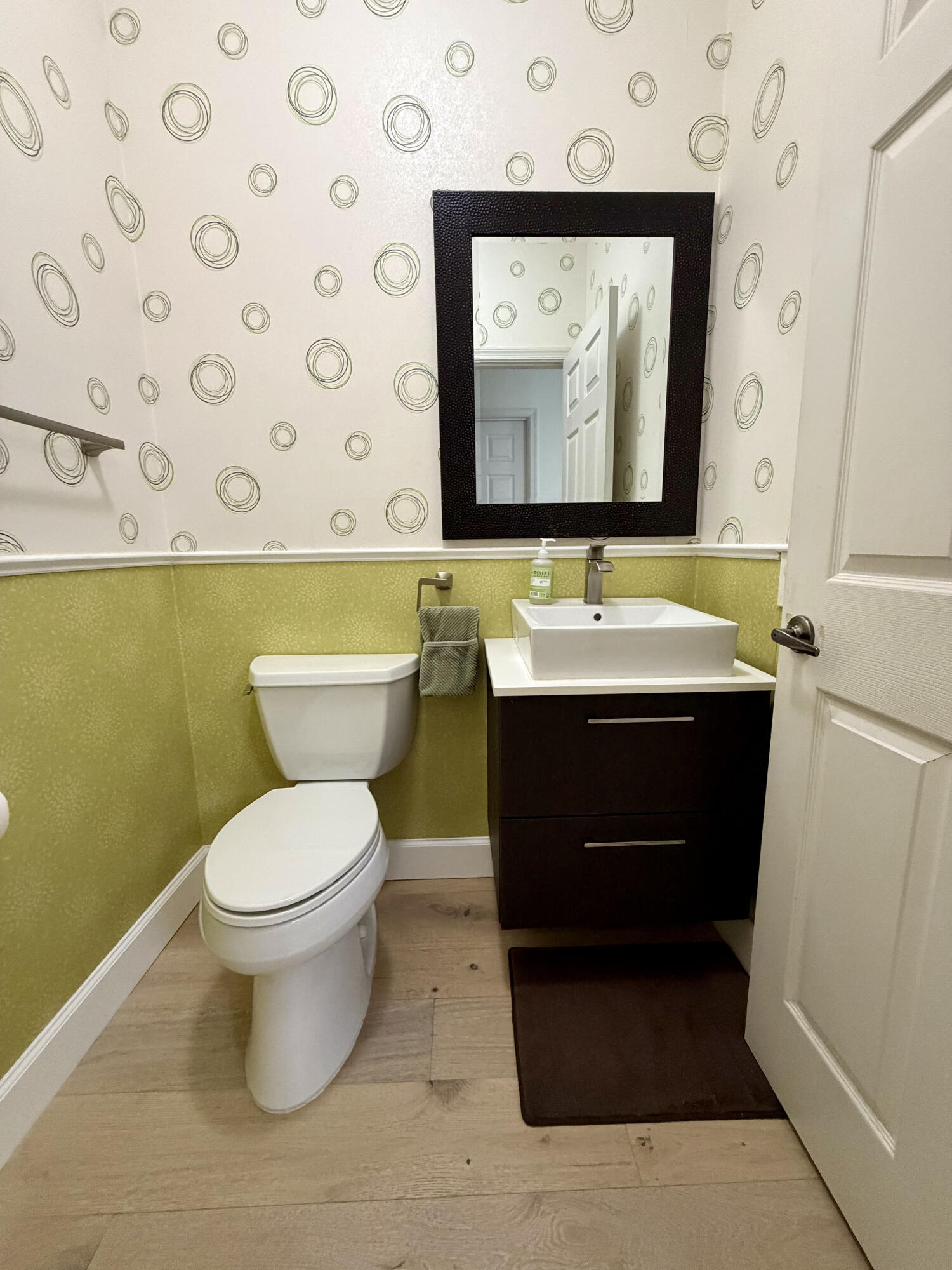 main property photo 9