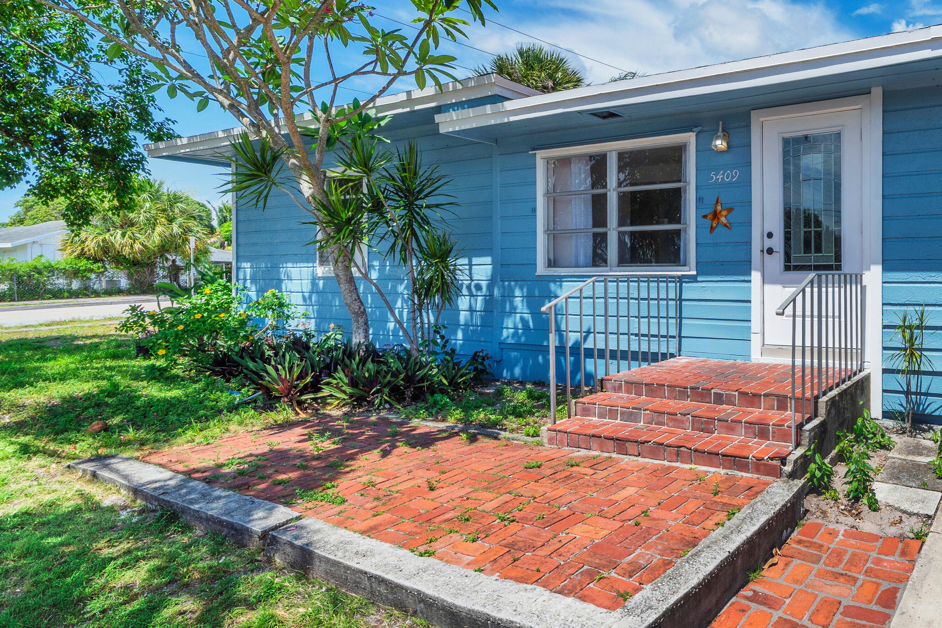 main property photo 7