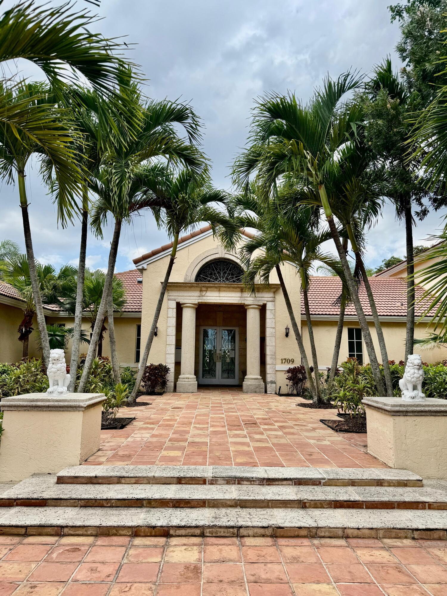 main property photo 9