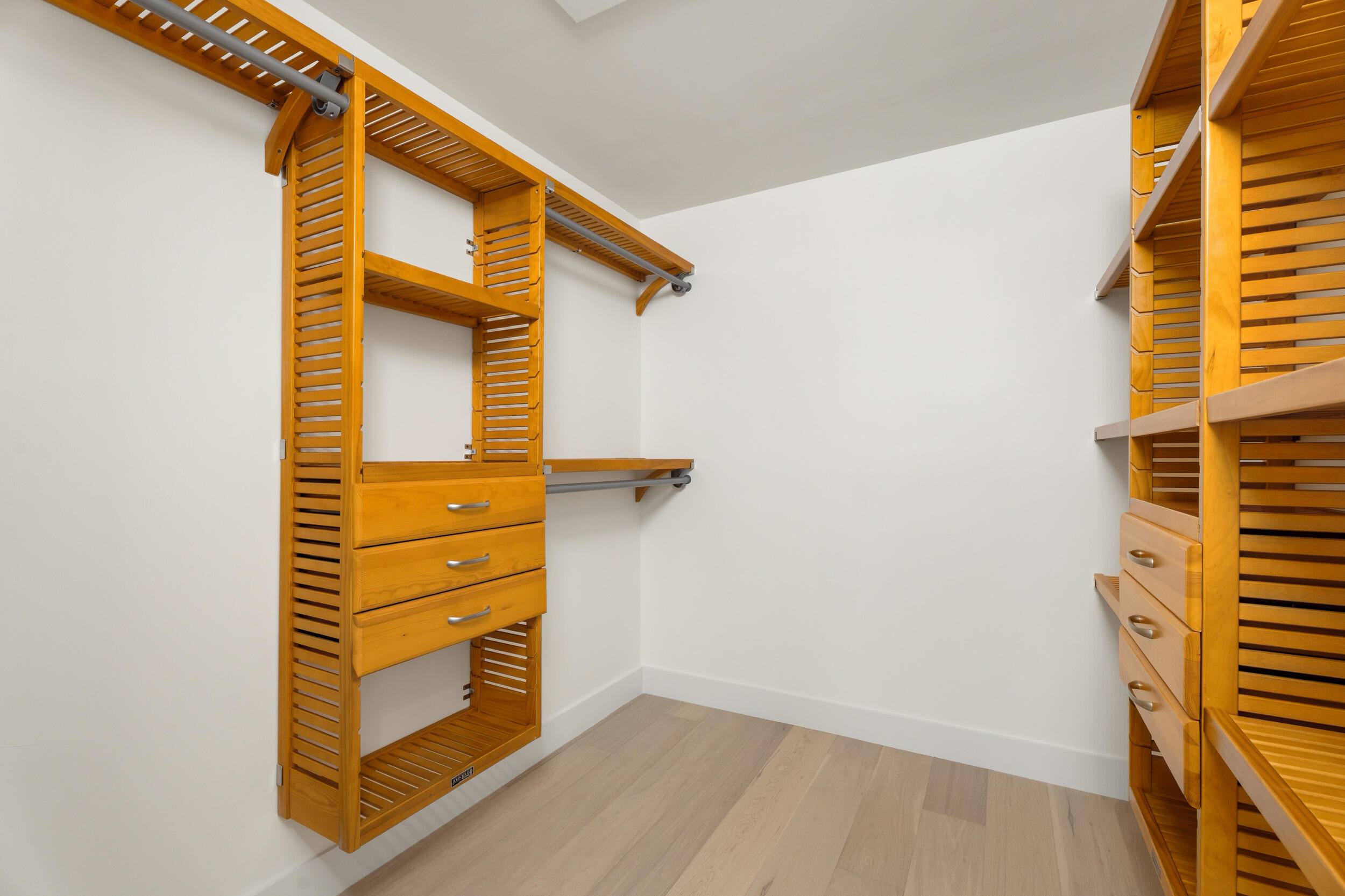 main property photo 77