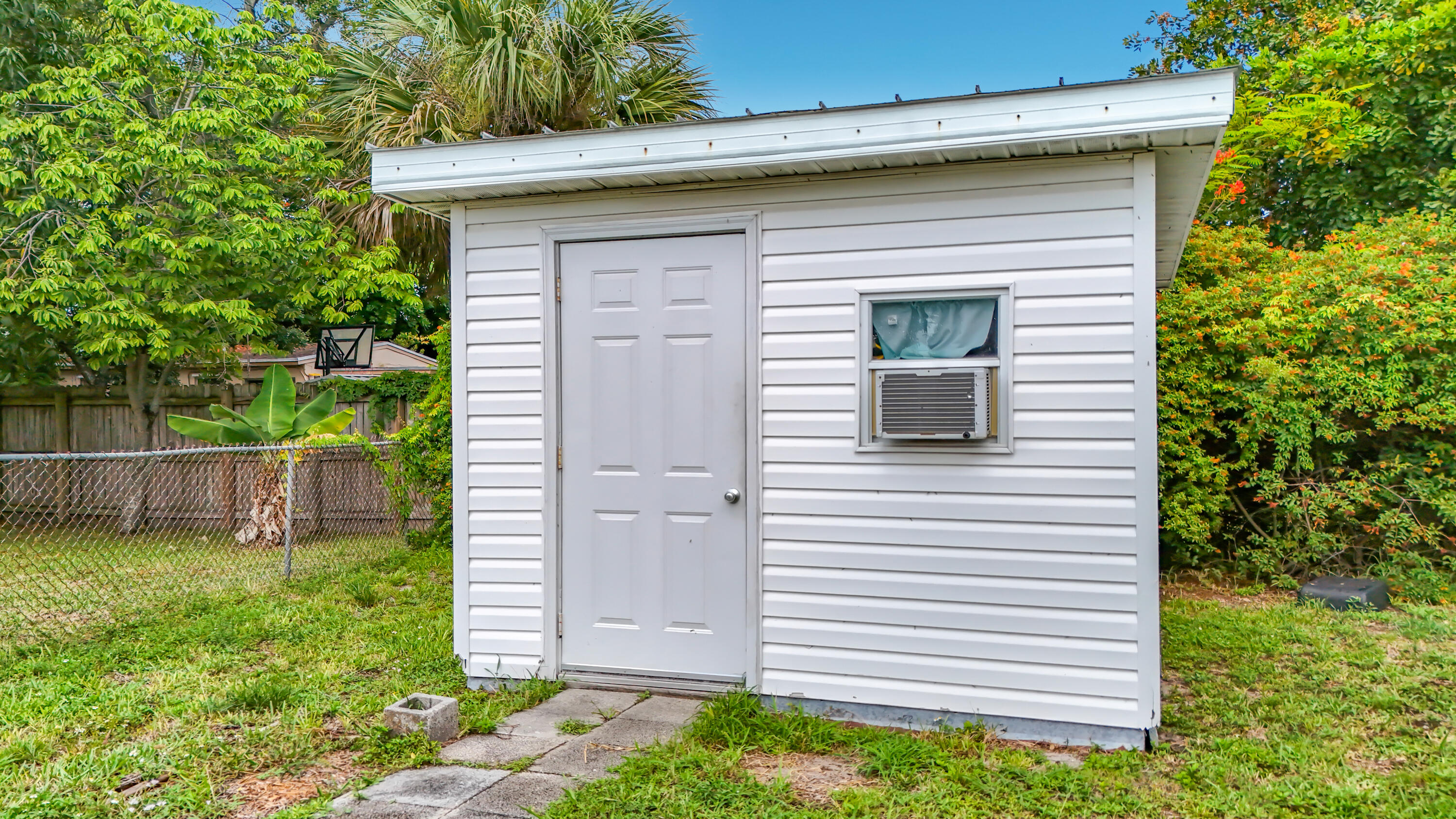 main property photo 60