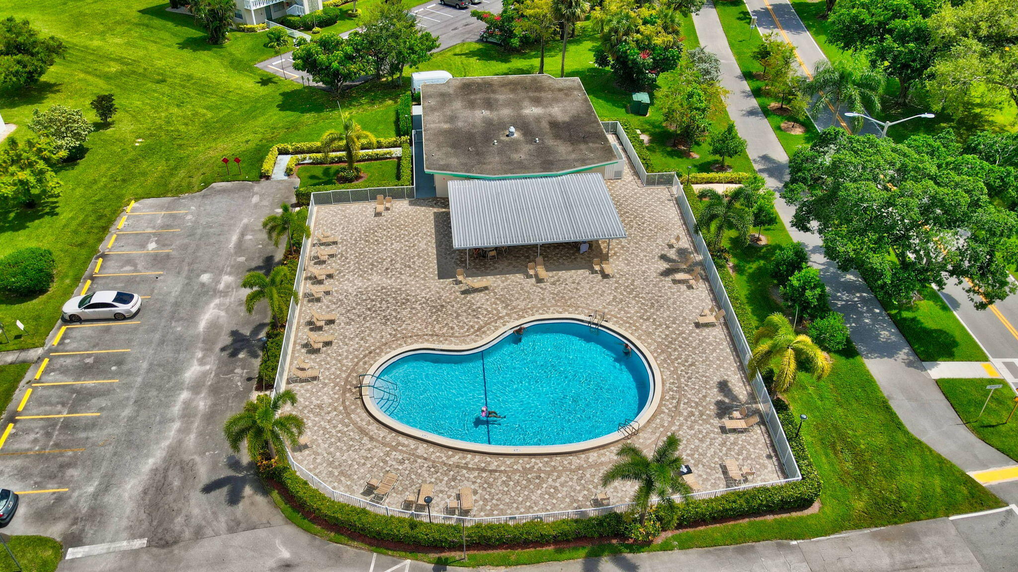 main property photo 60