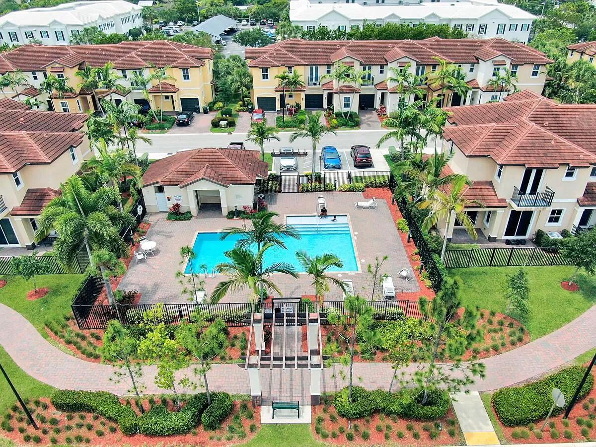 main property photo 74