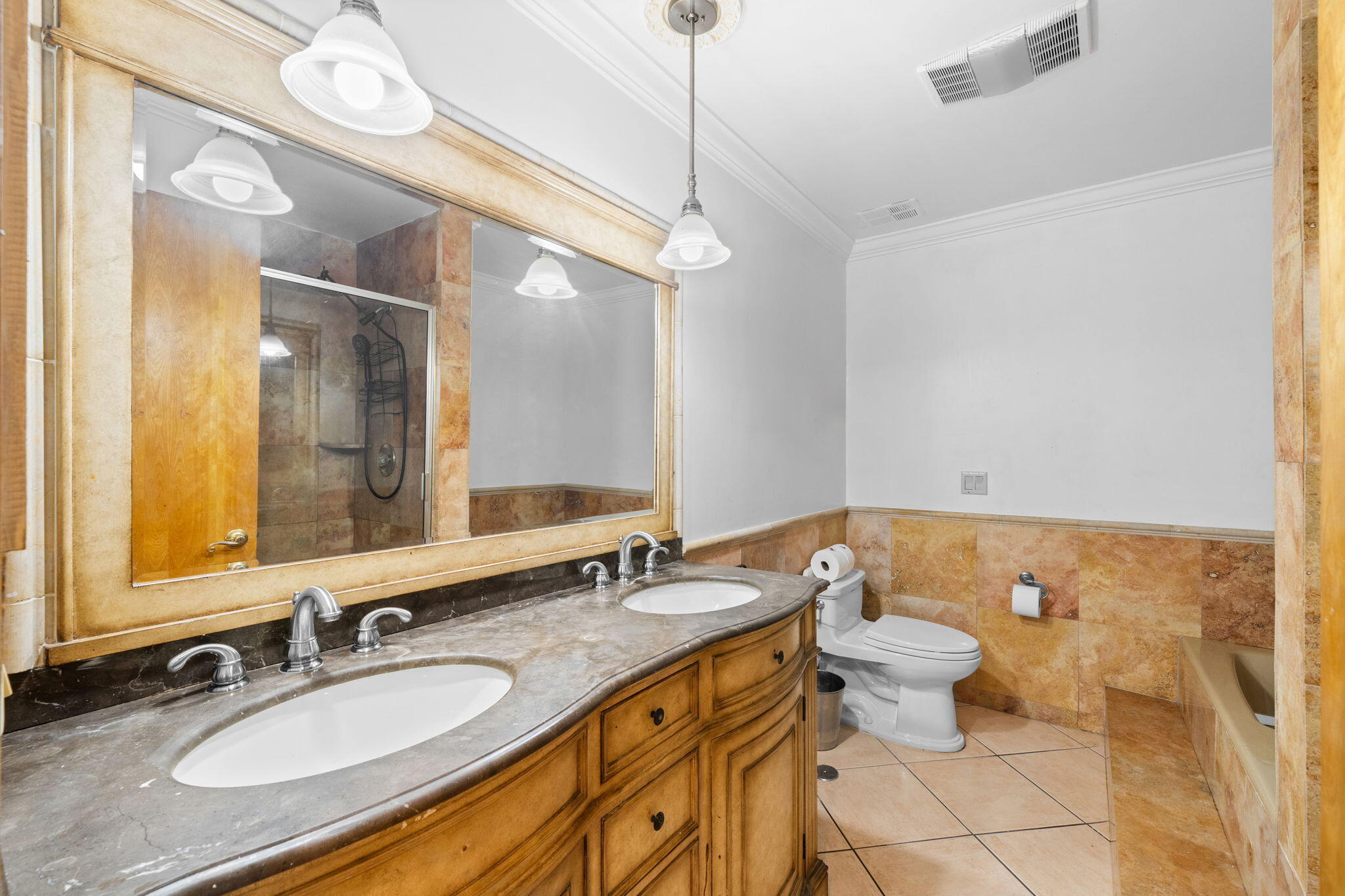 main property photo 78