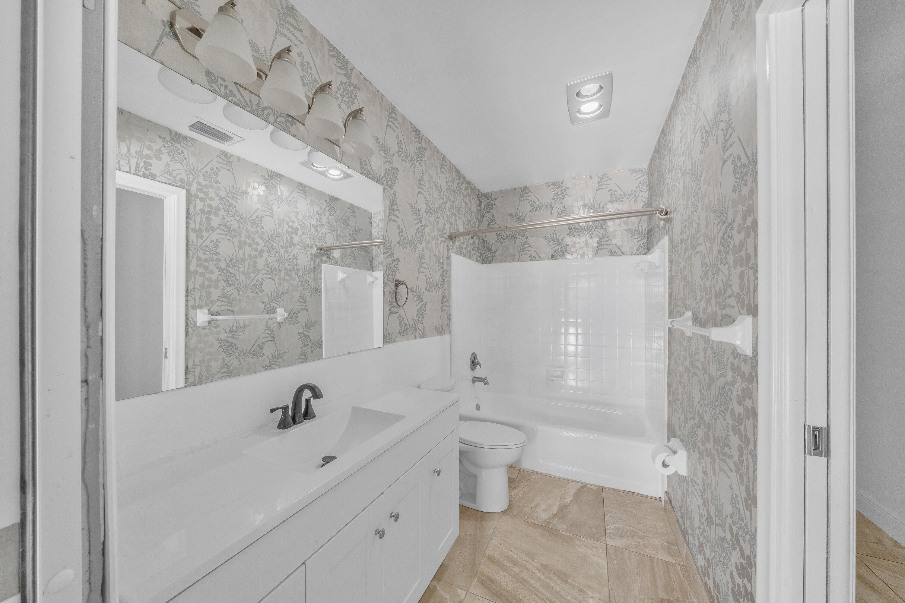 main property photo 68