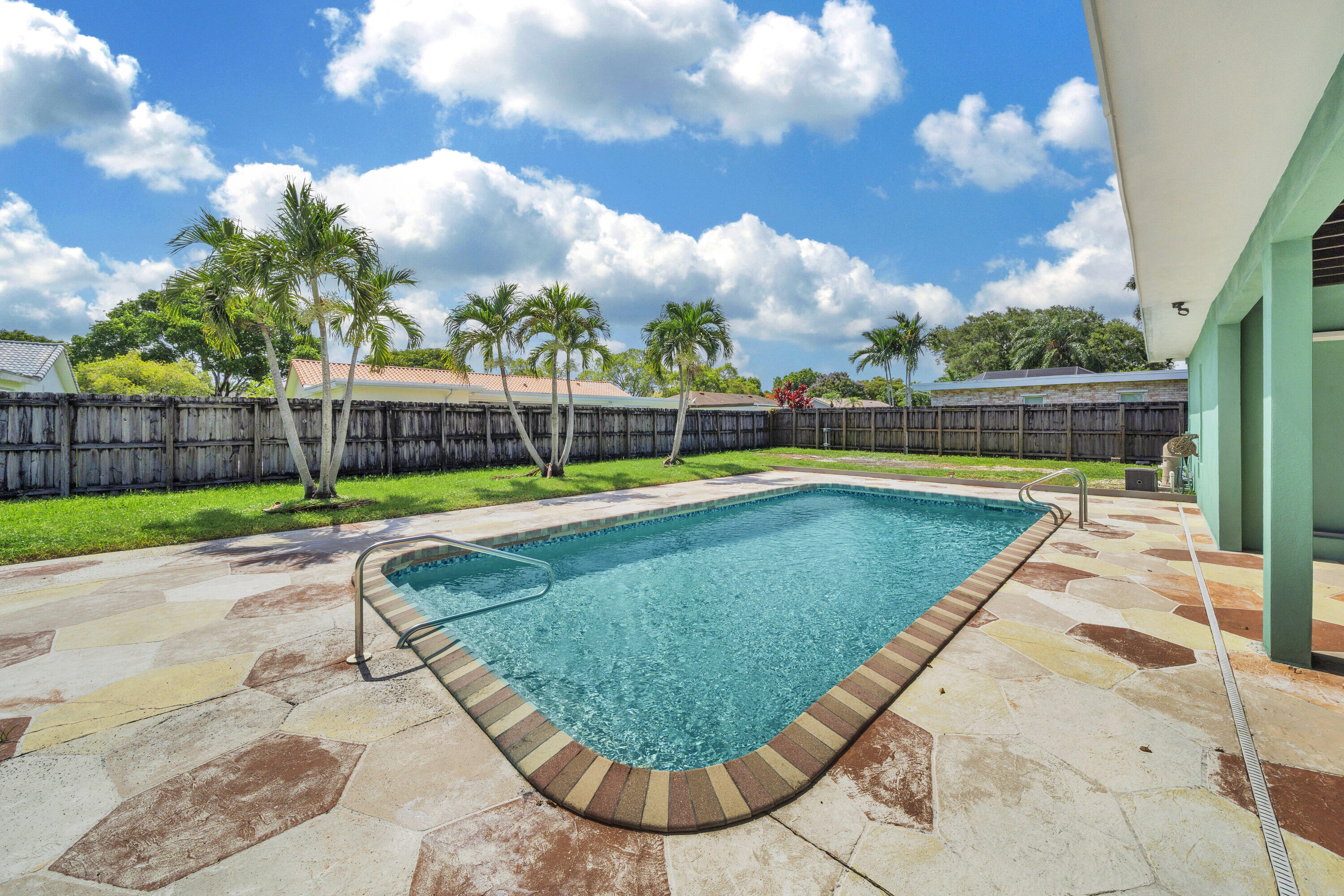 main property photo 74