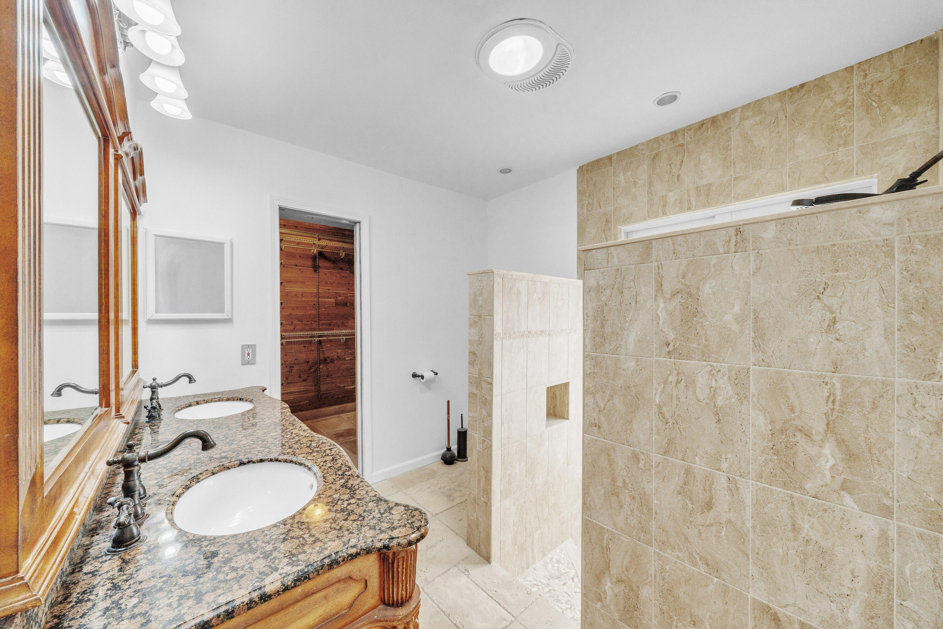 main property photo 76
