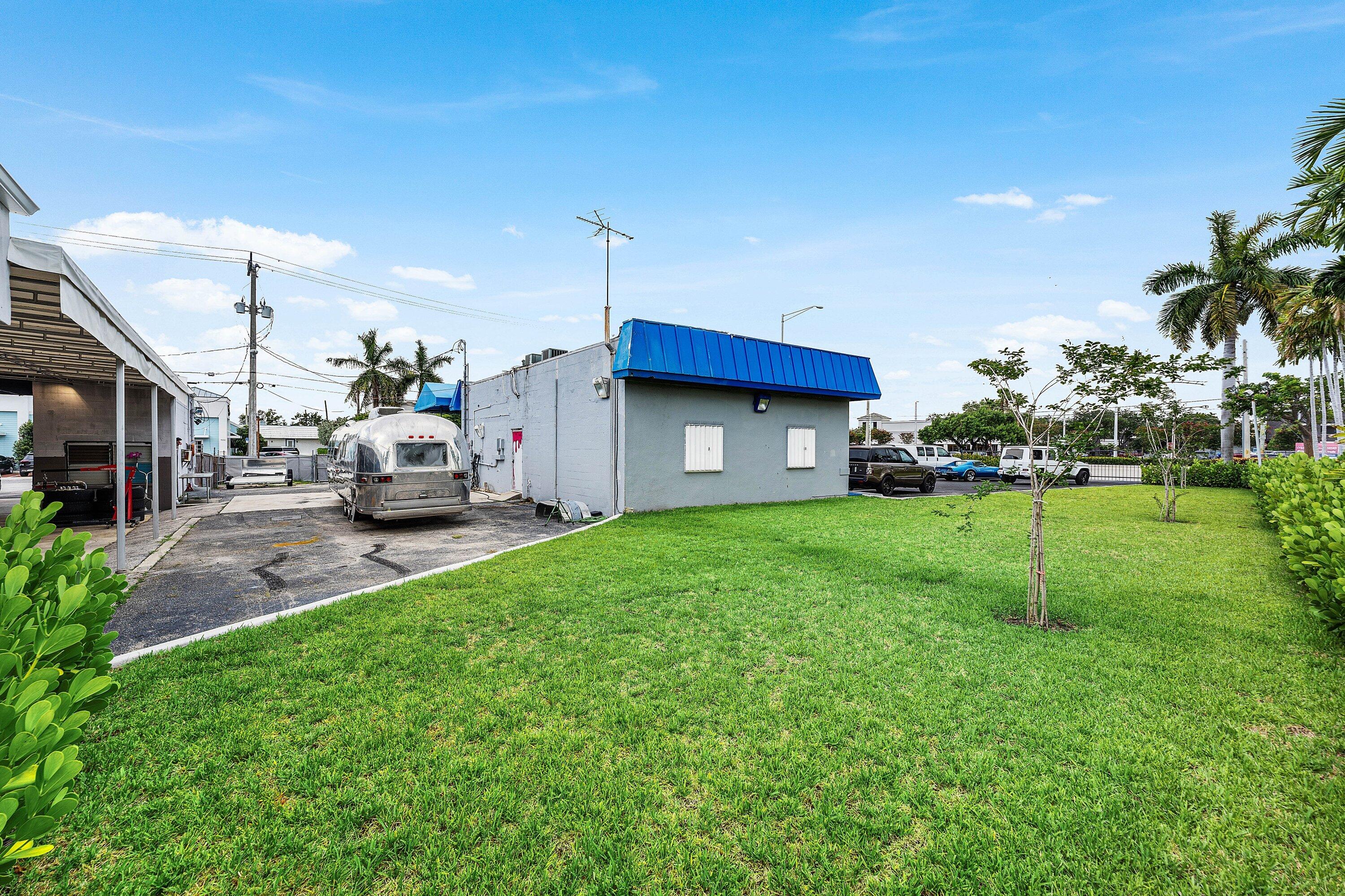 main property photo 10