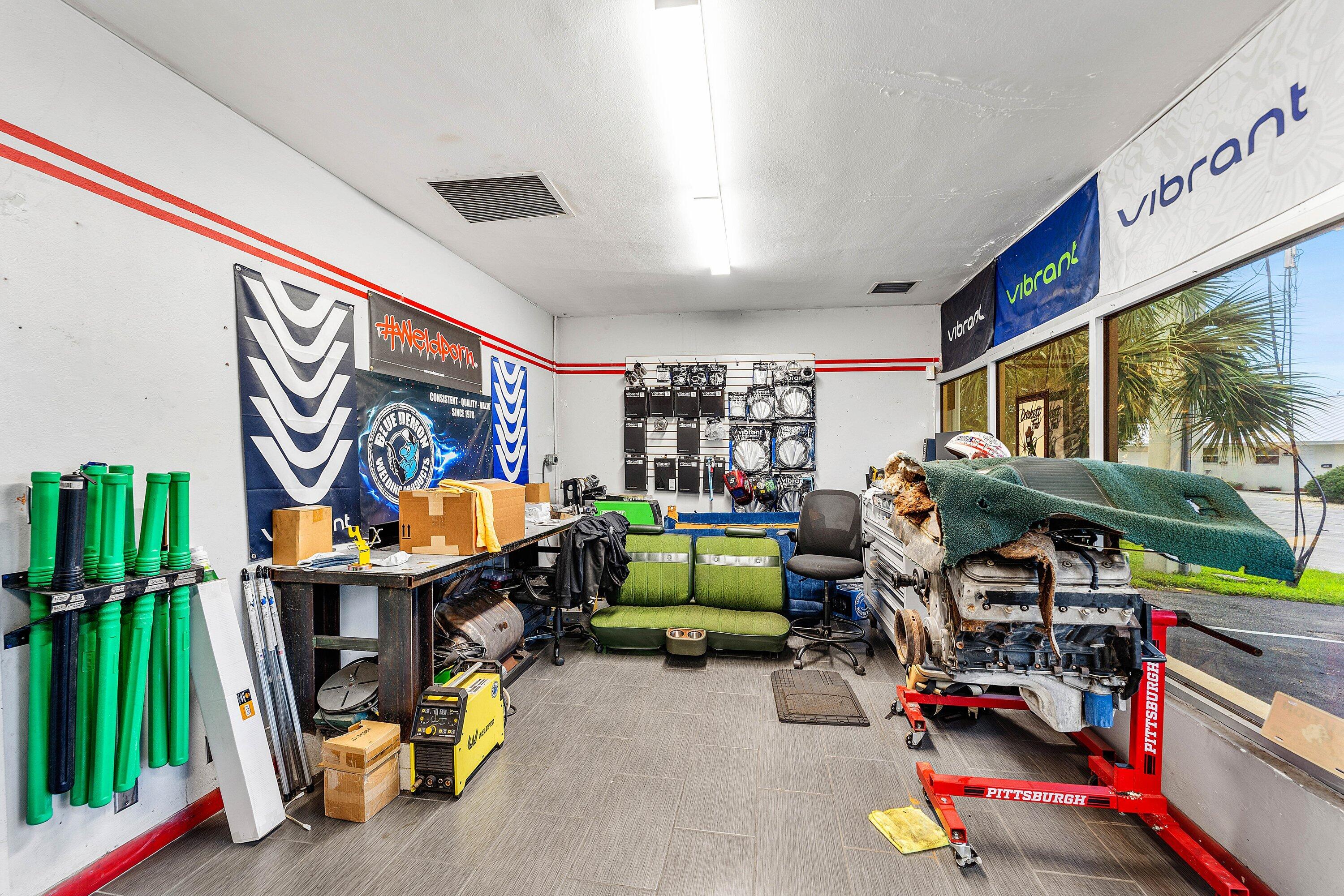 main property photo 30