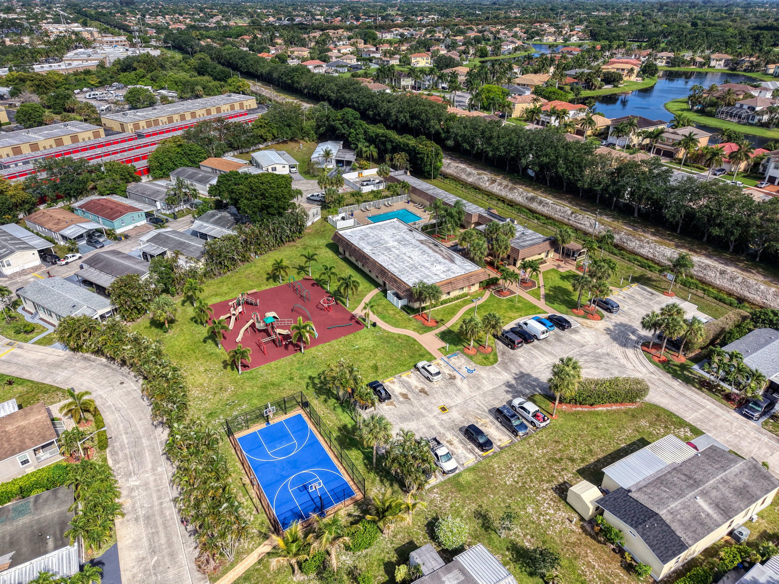 main property photo 45