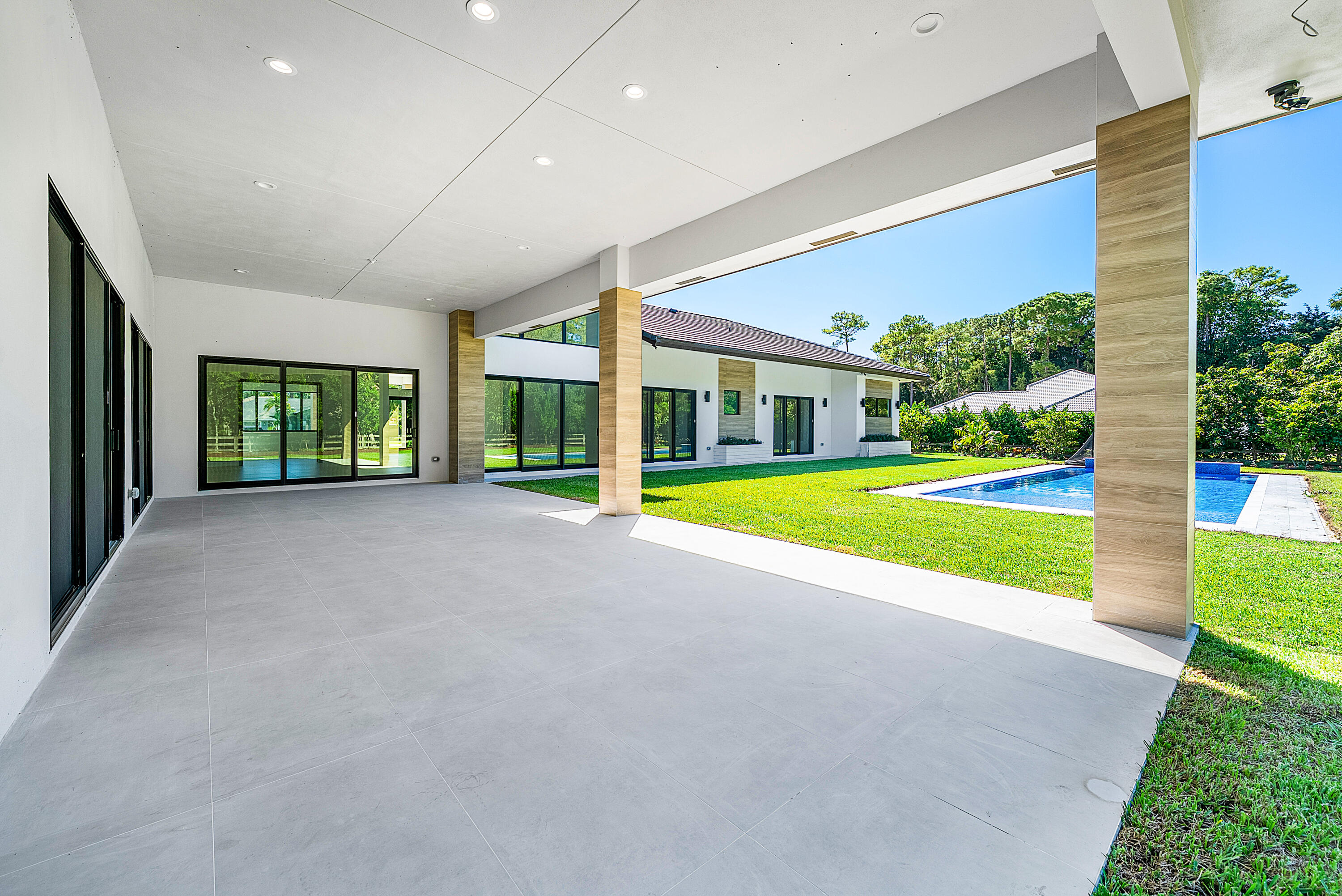 main property photo 48