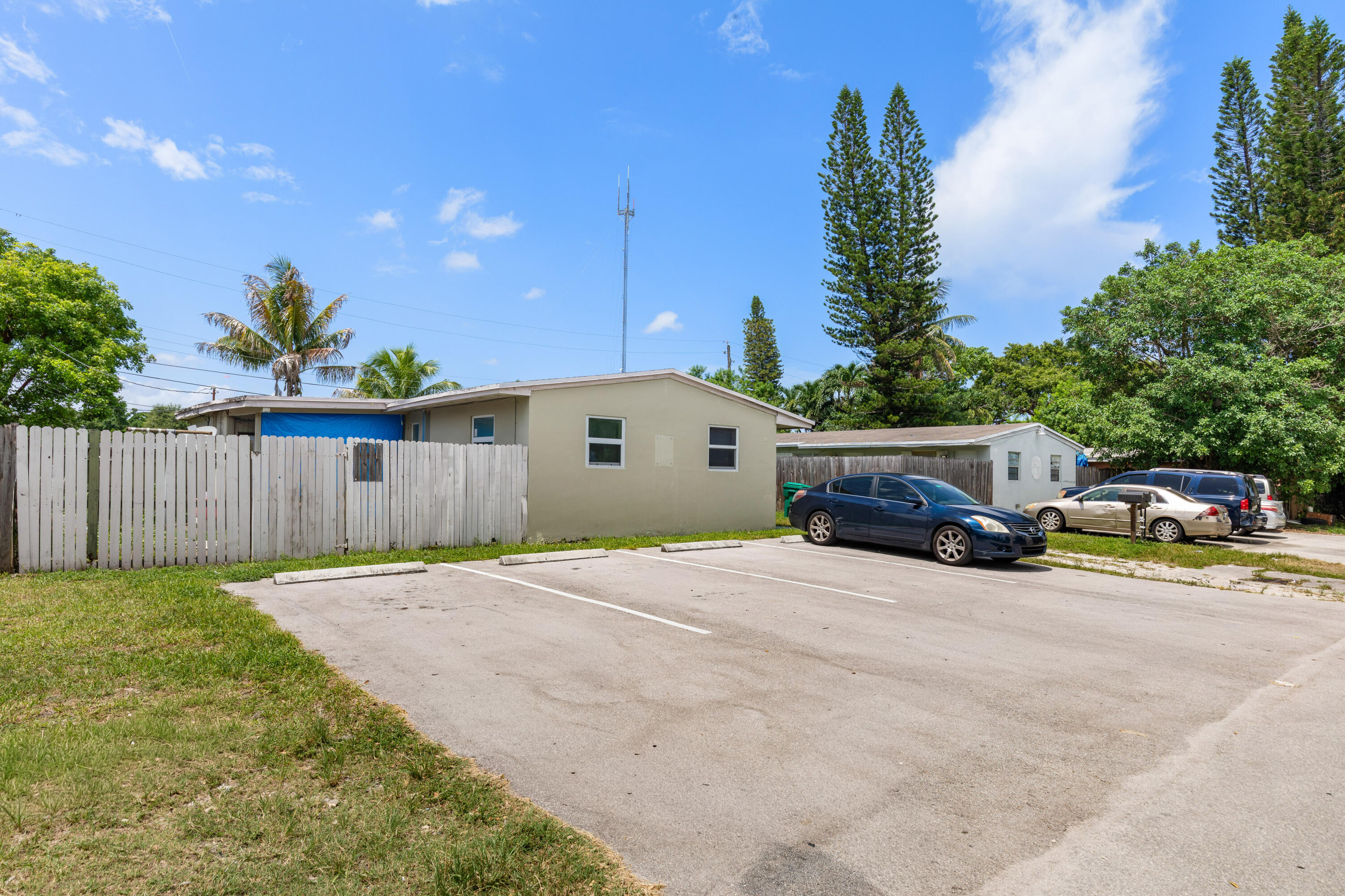 main property photo 37