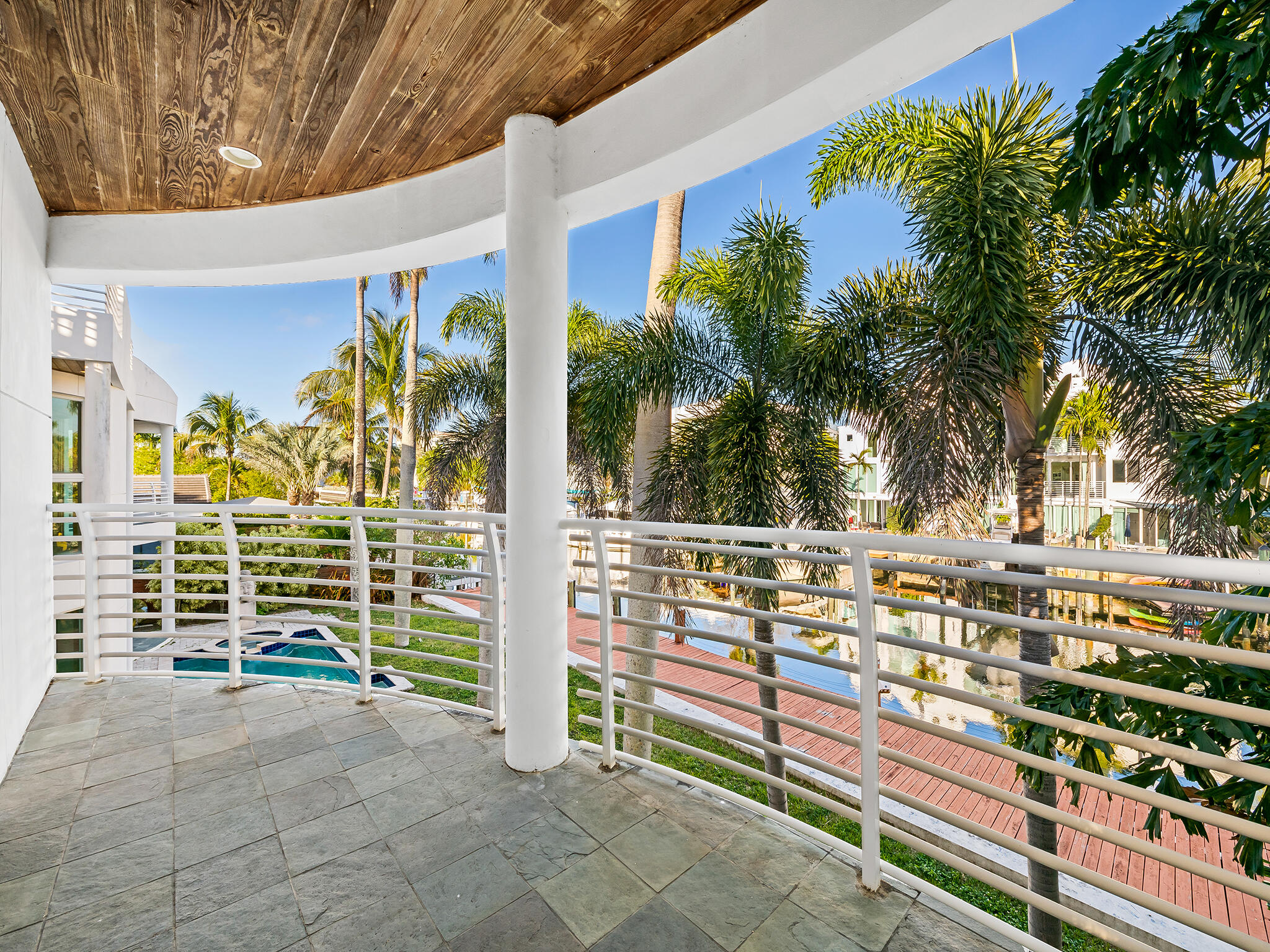 main property photo 36