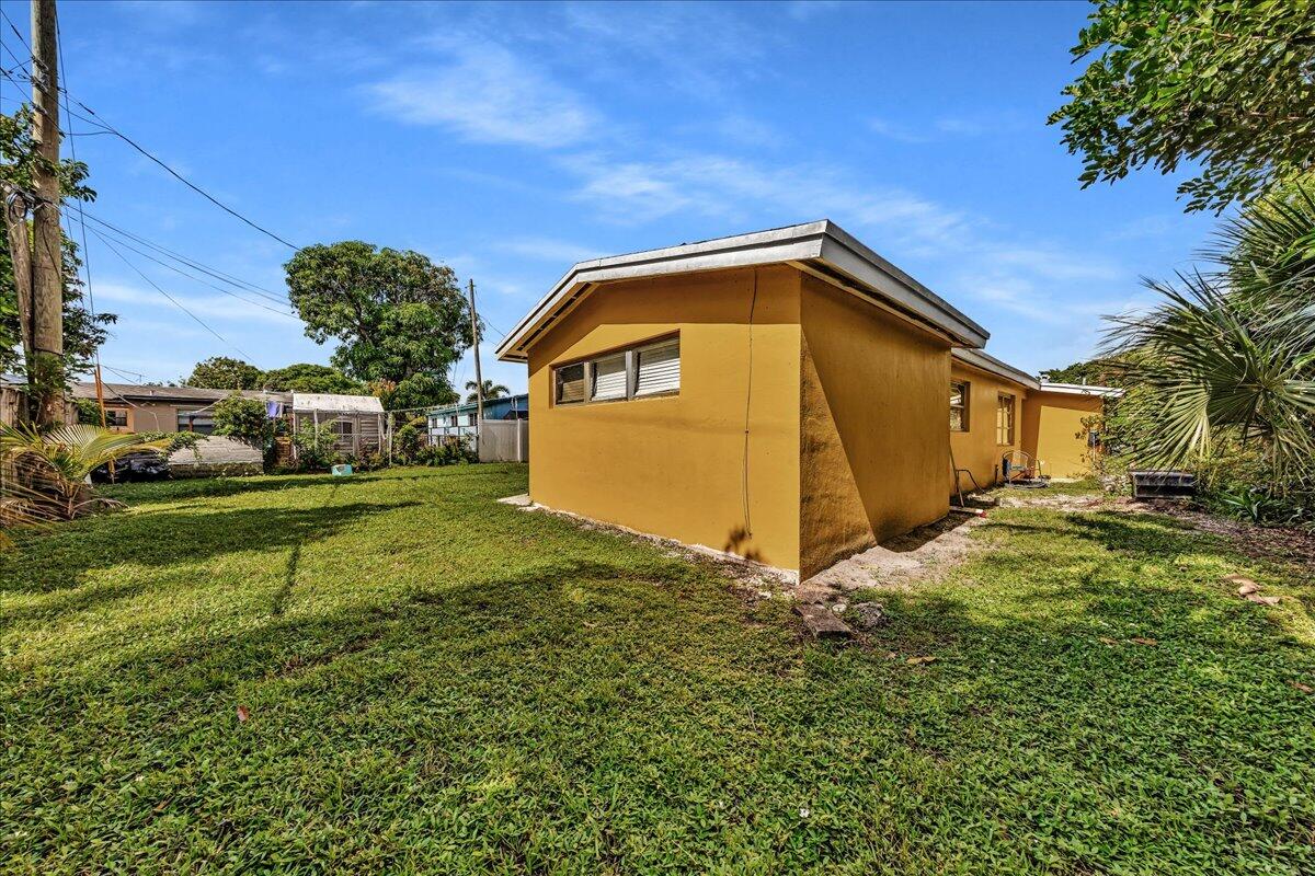main property photo 32