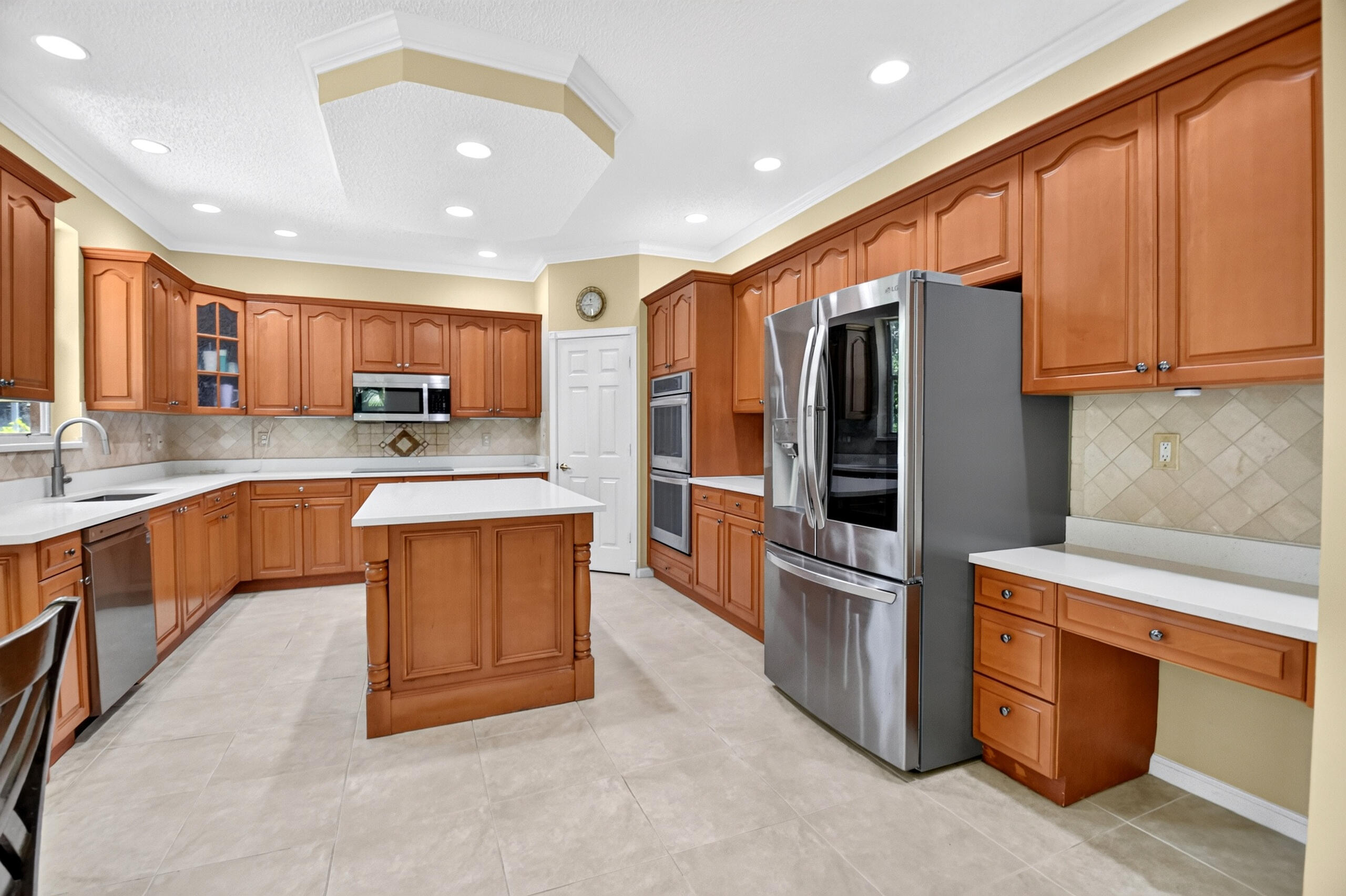 main property photo 18