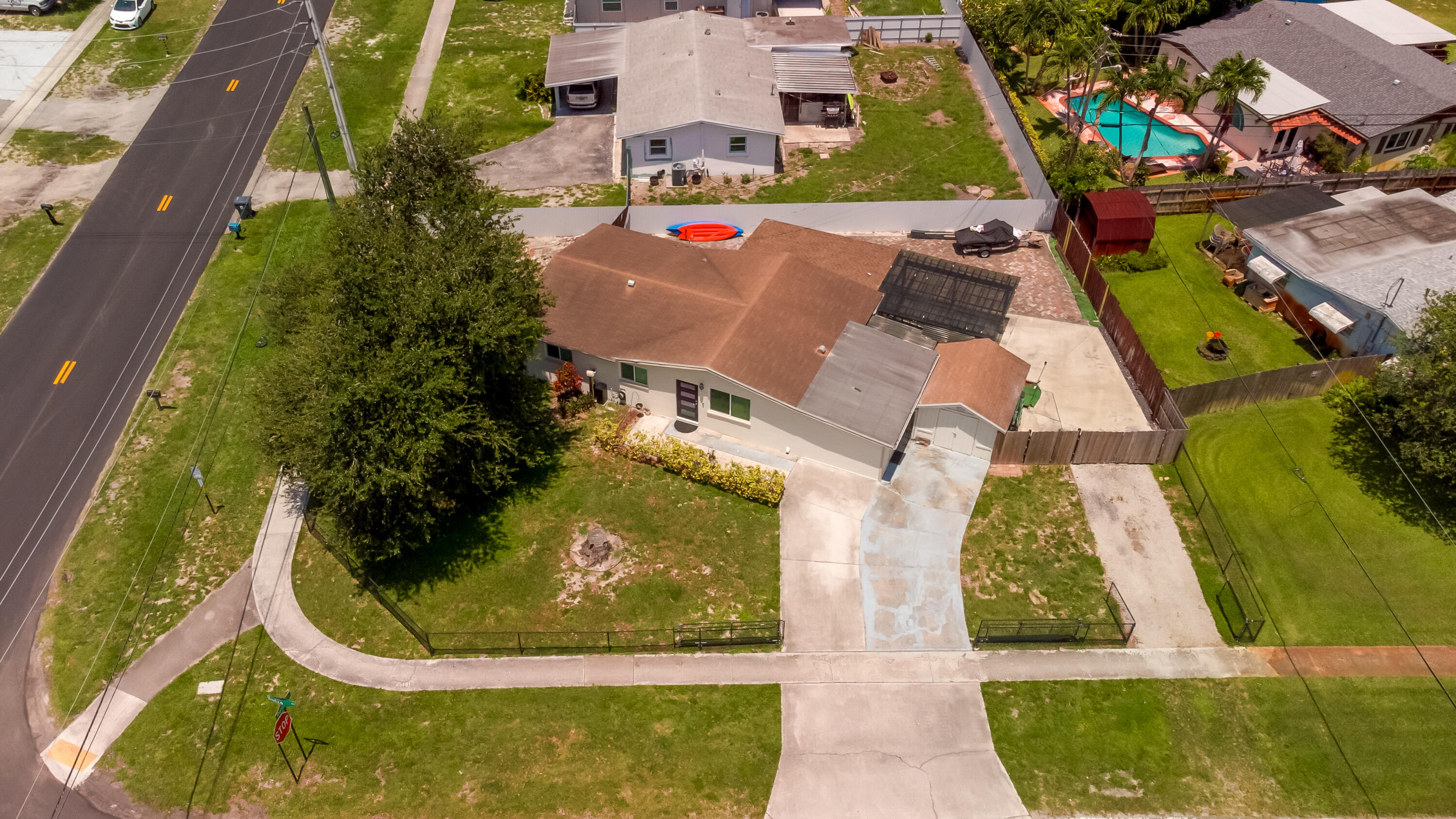 main property photo 32
