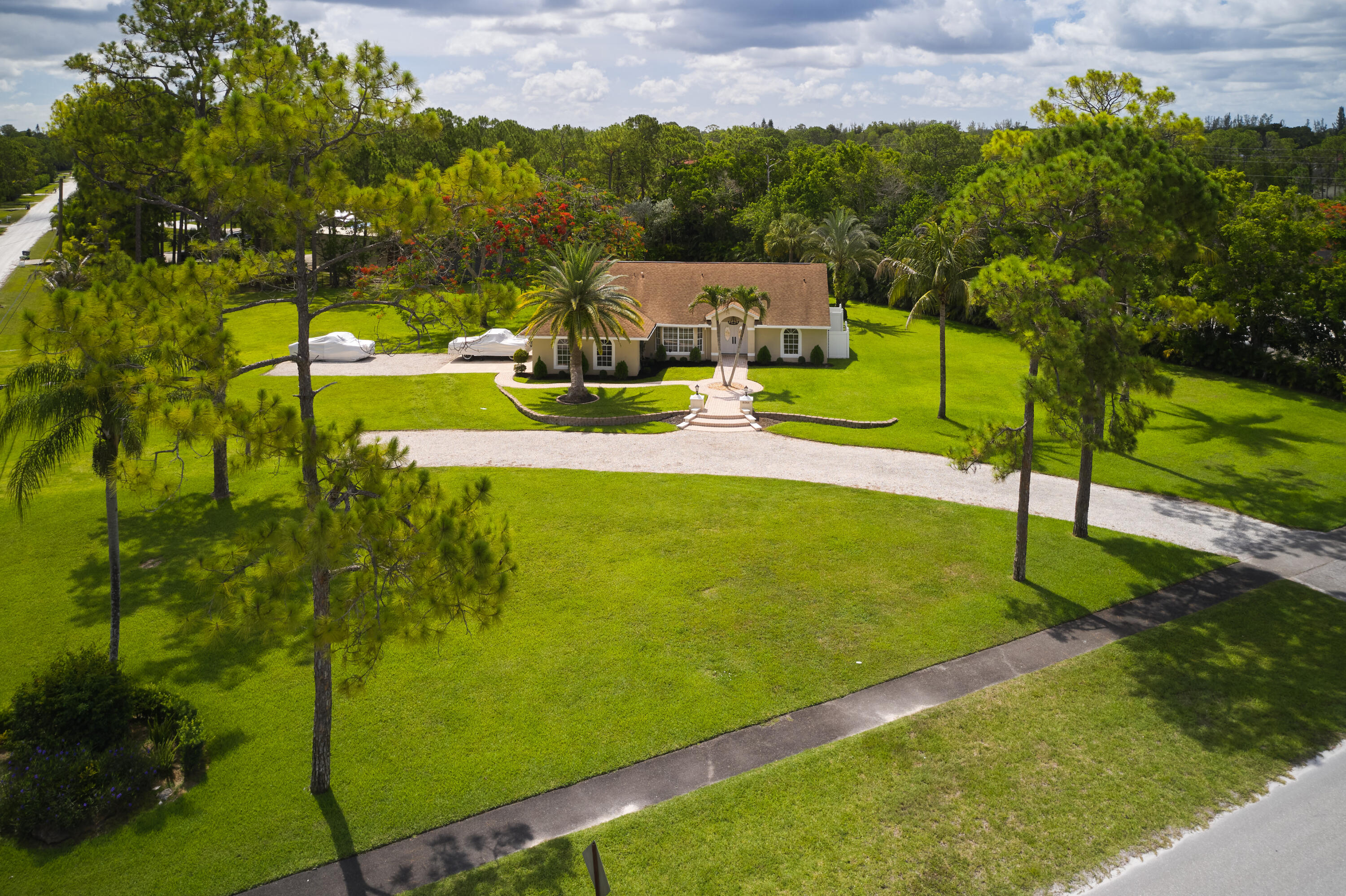 main property photo 32