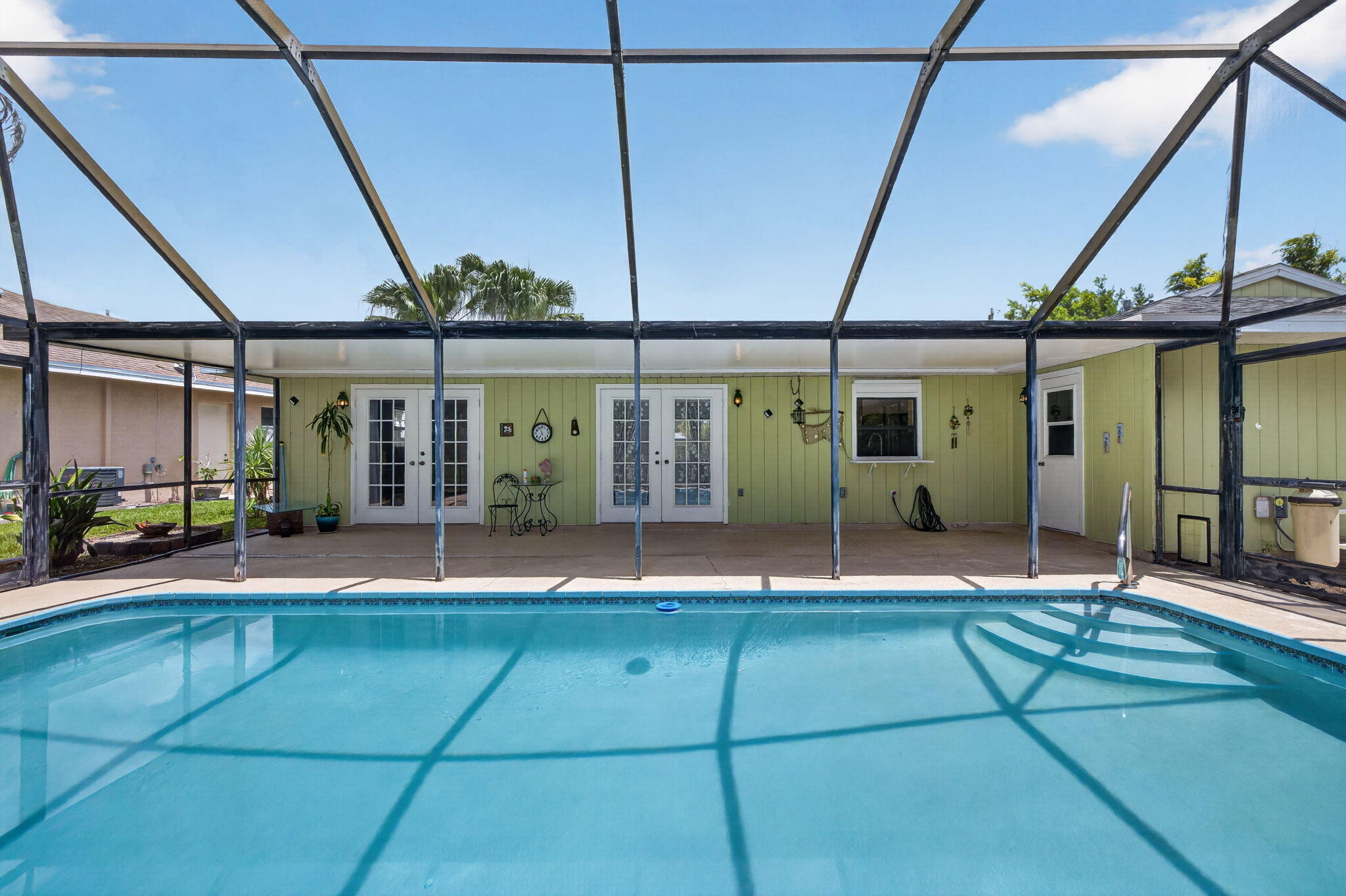 main property photo 32