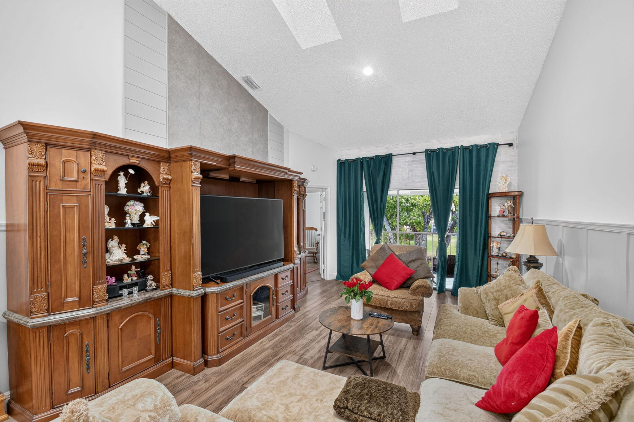 main property photo 18