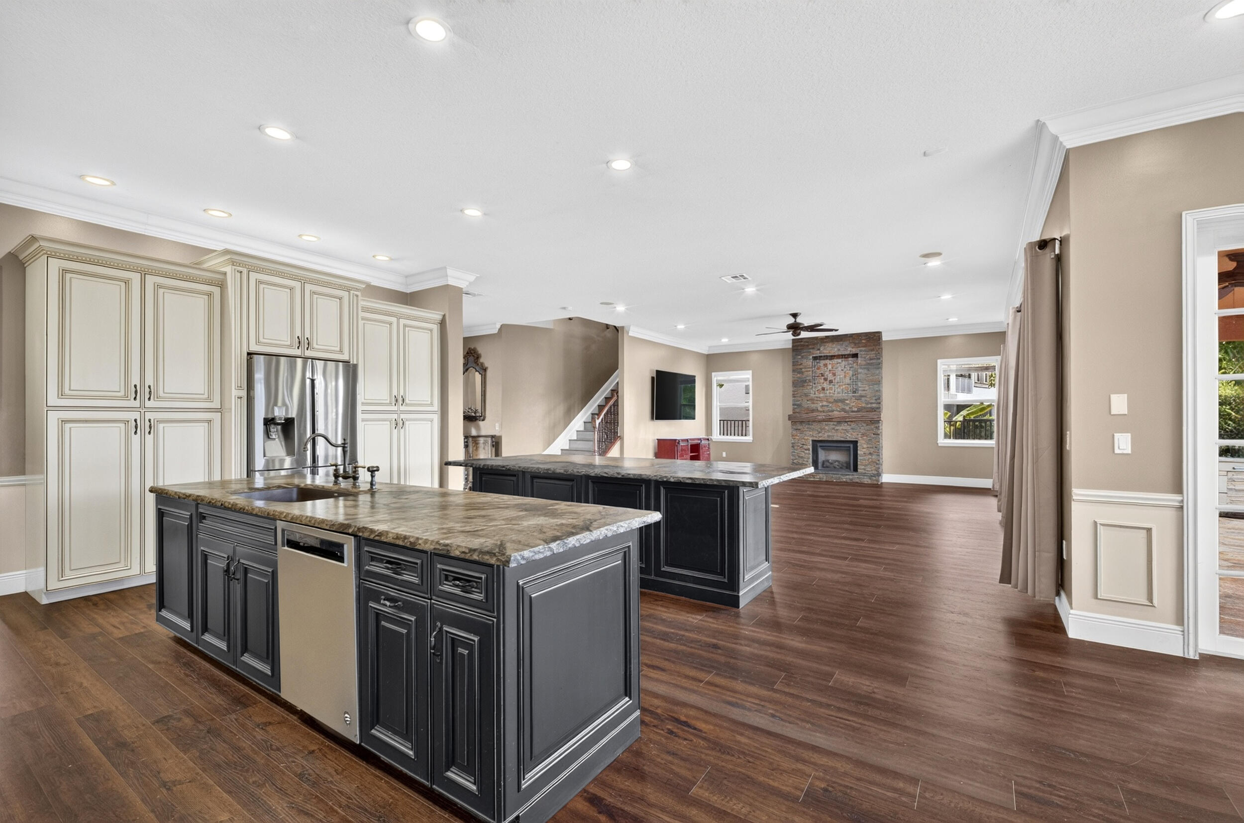 main property photo 60