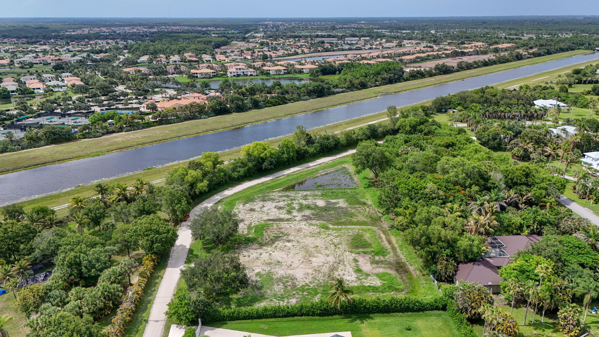 main property photo 16