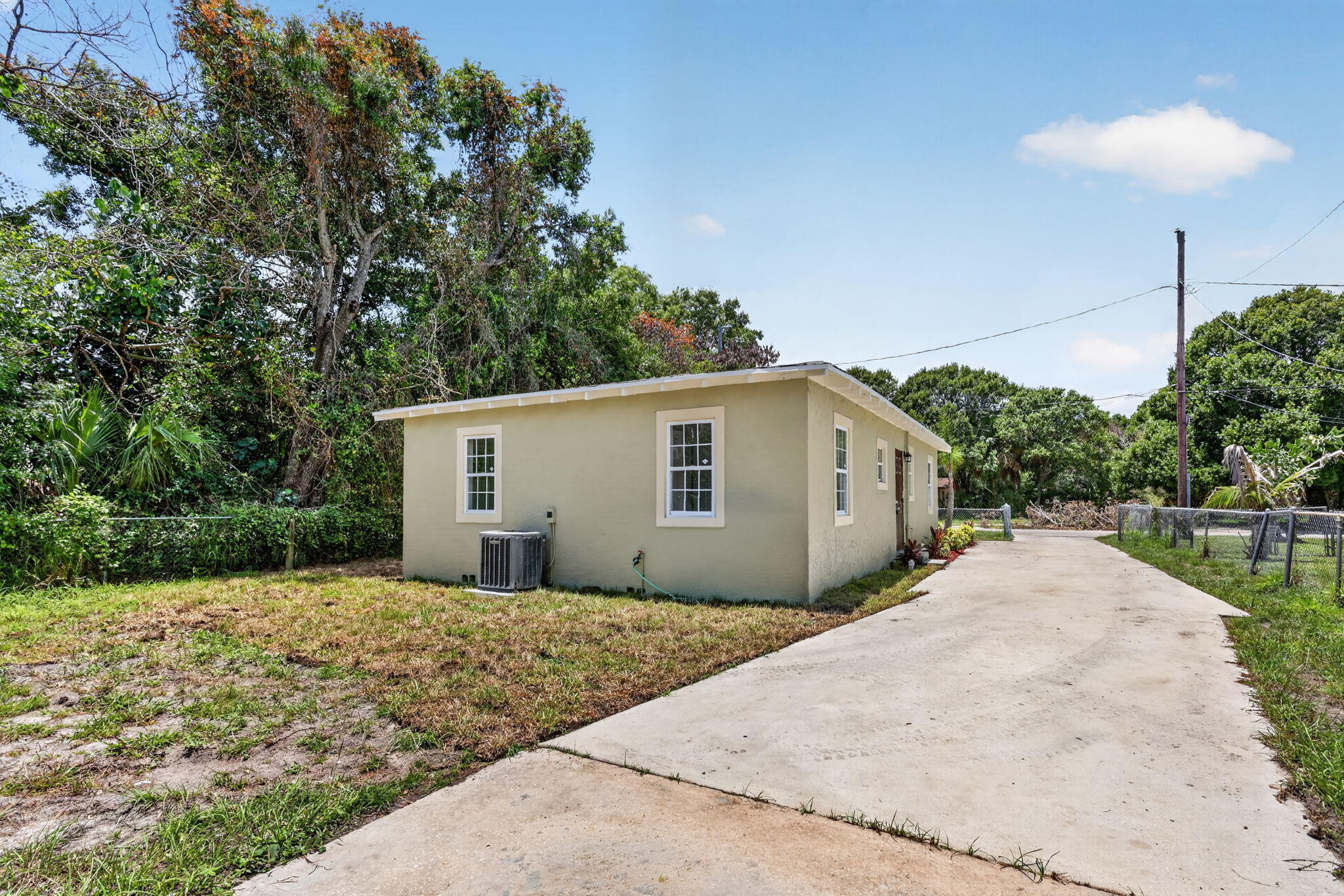 main property photo 28