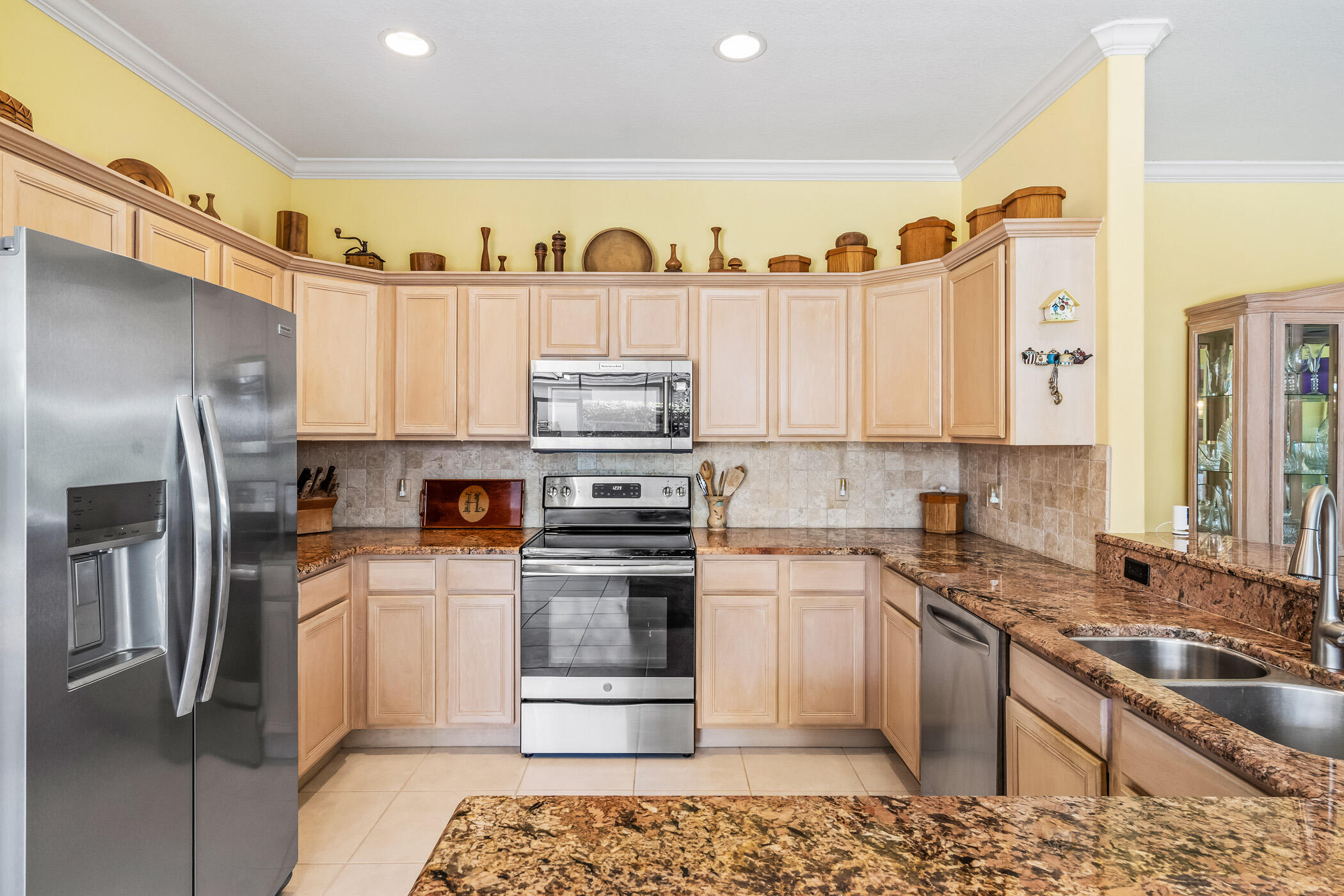 main property photo 17