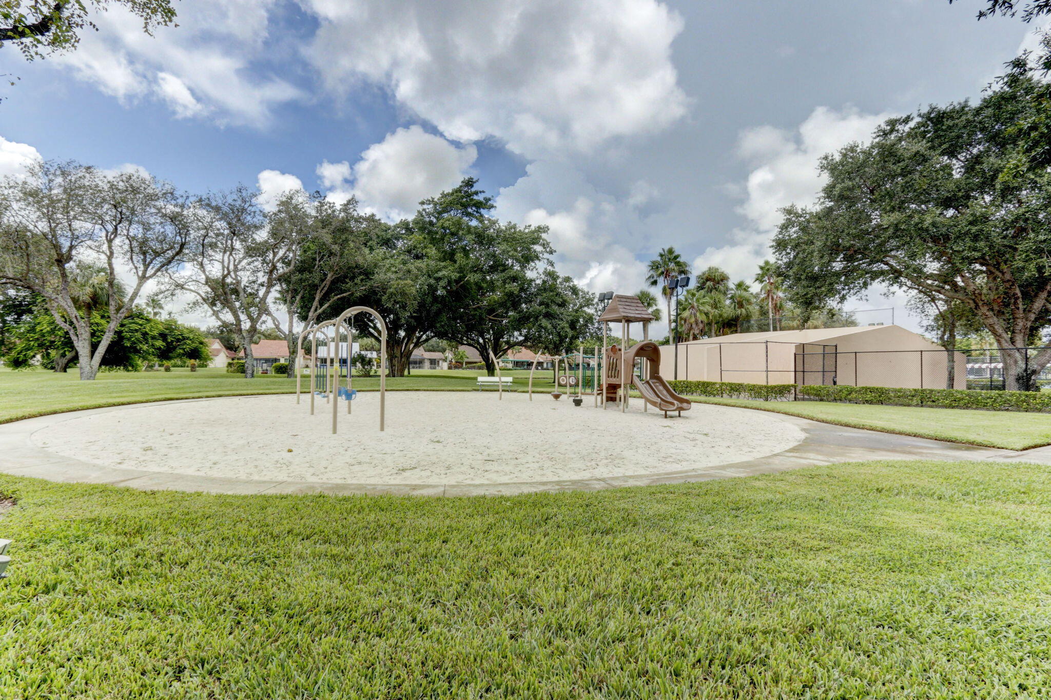 main property photo 50