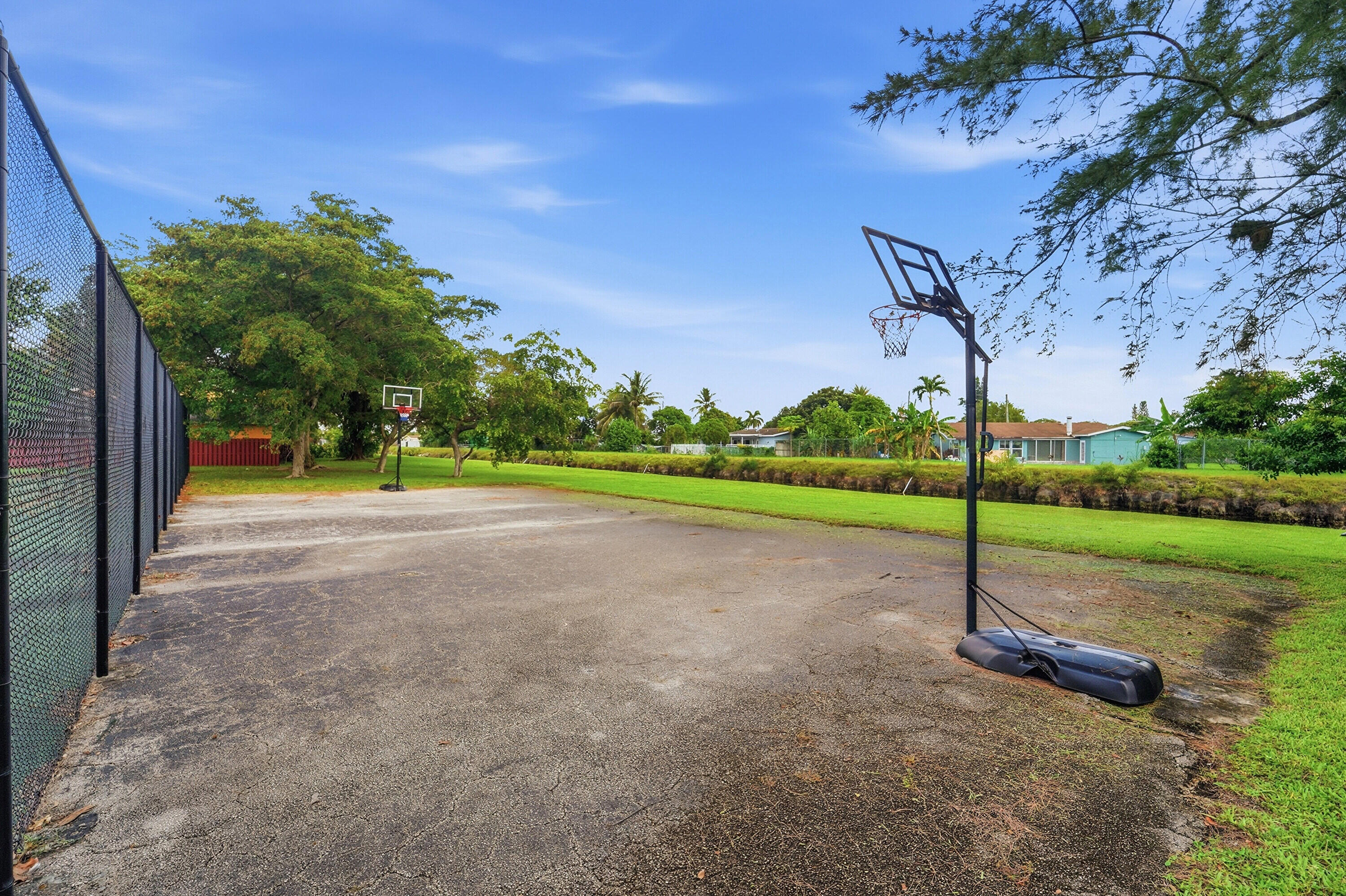 main property photo 27