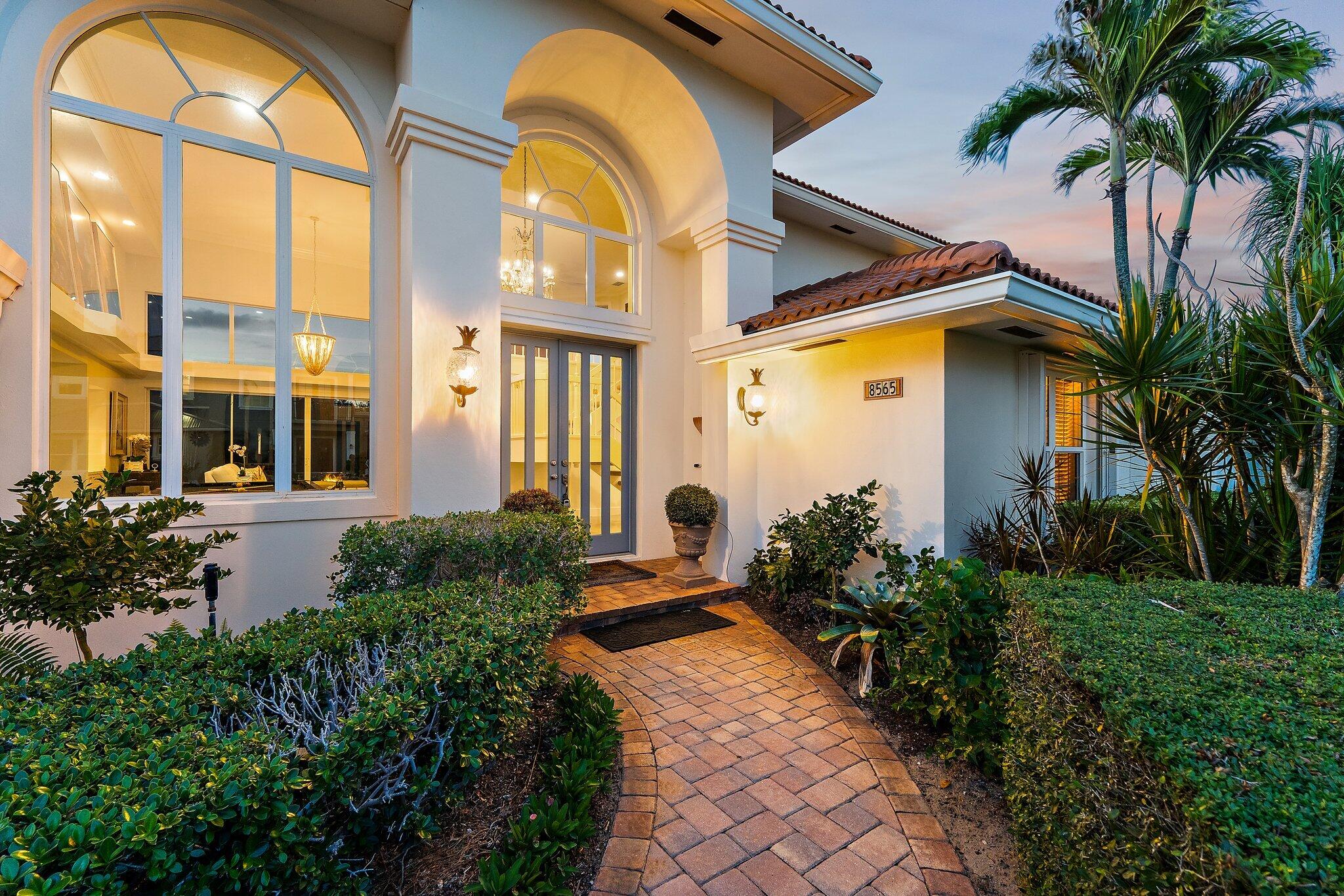 main property photo 8