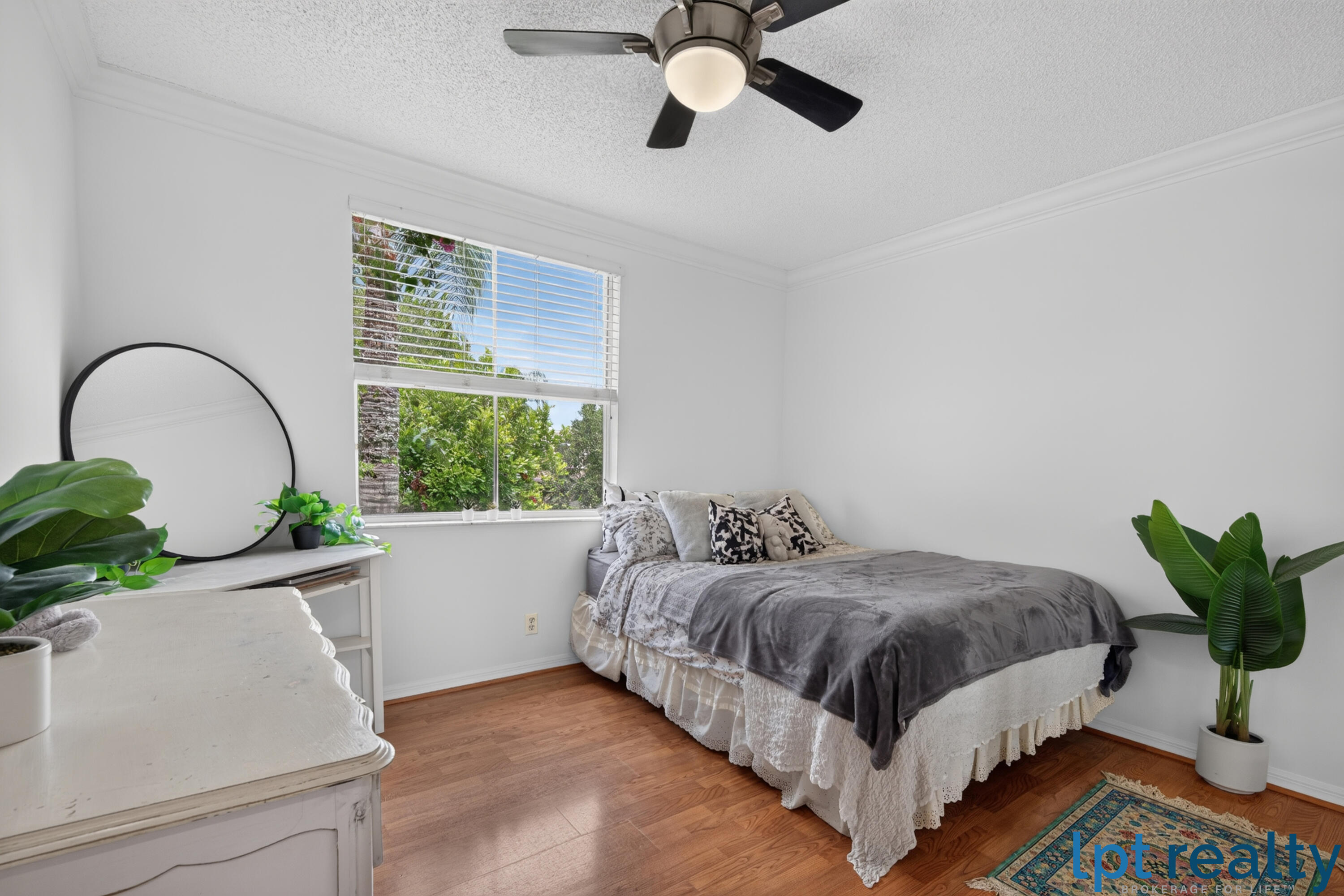 main property photo 58