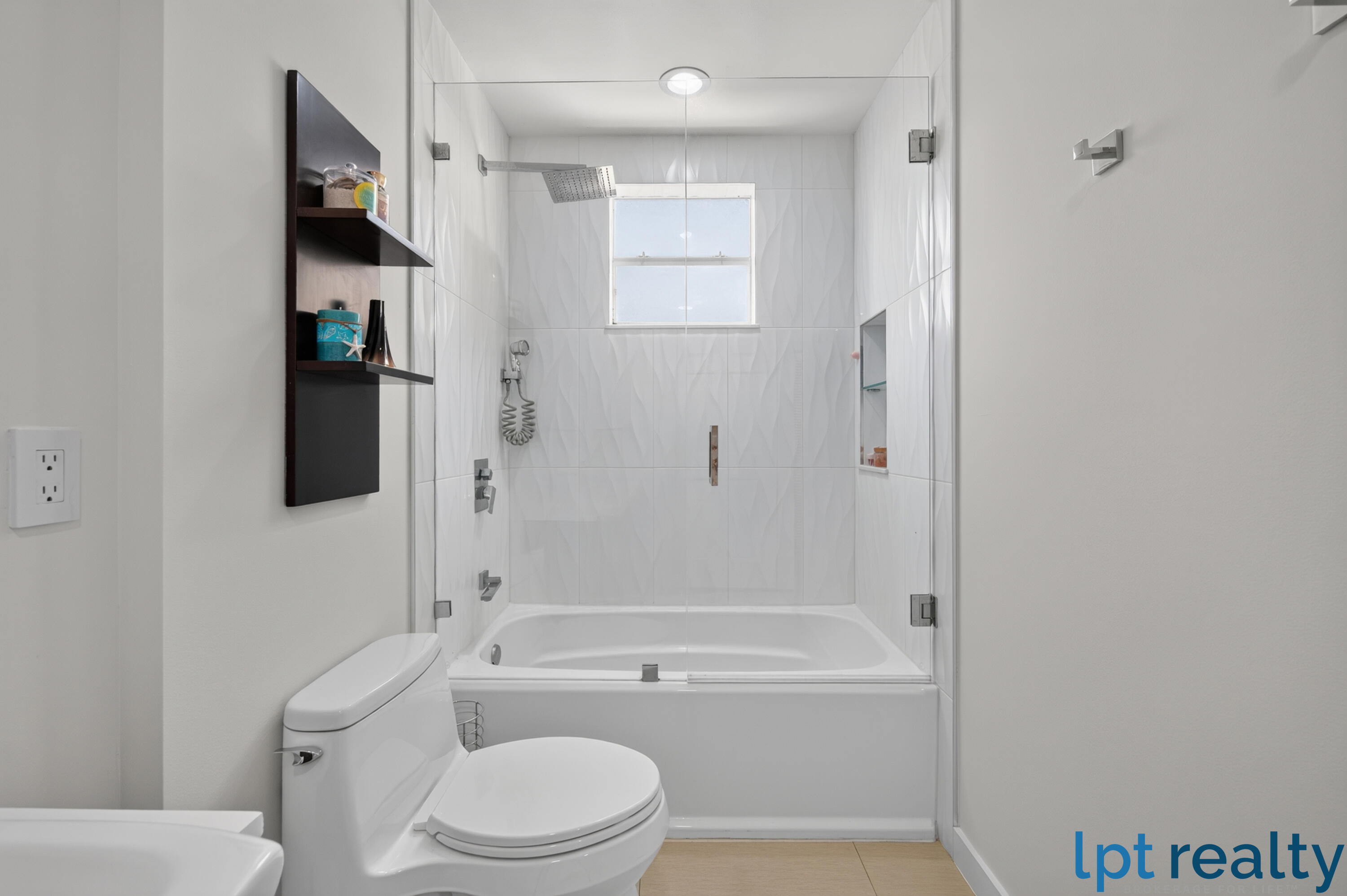 main property photo 65